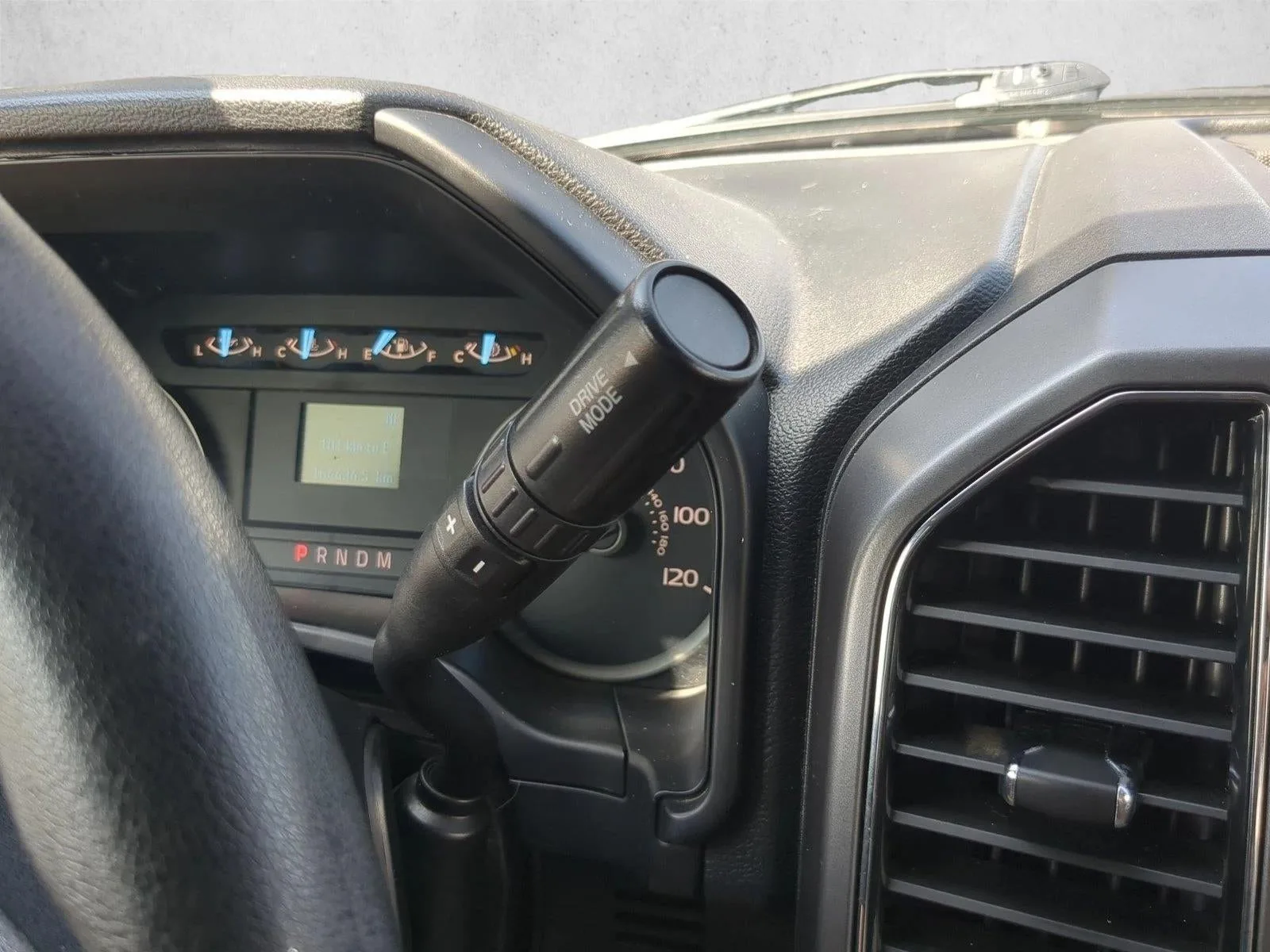 2018 Ford F-150 XLT photo 12