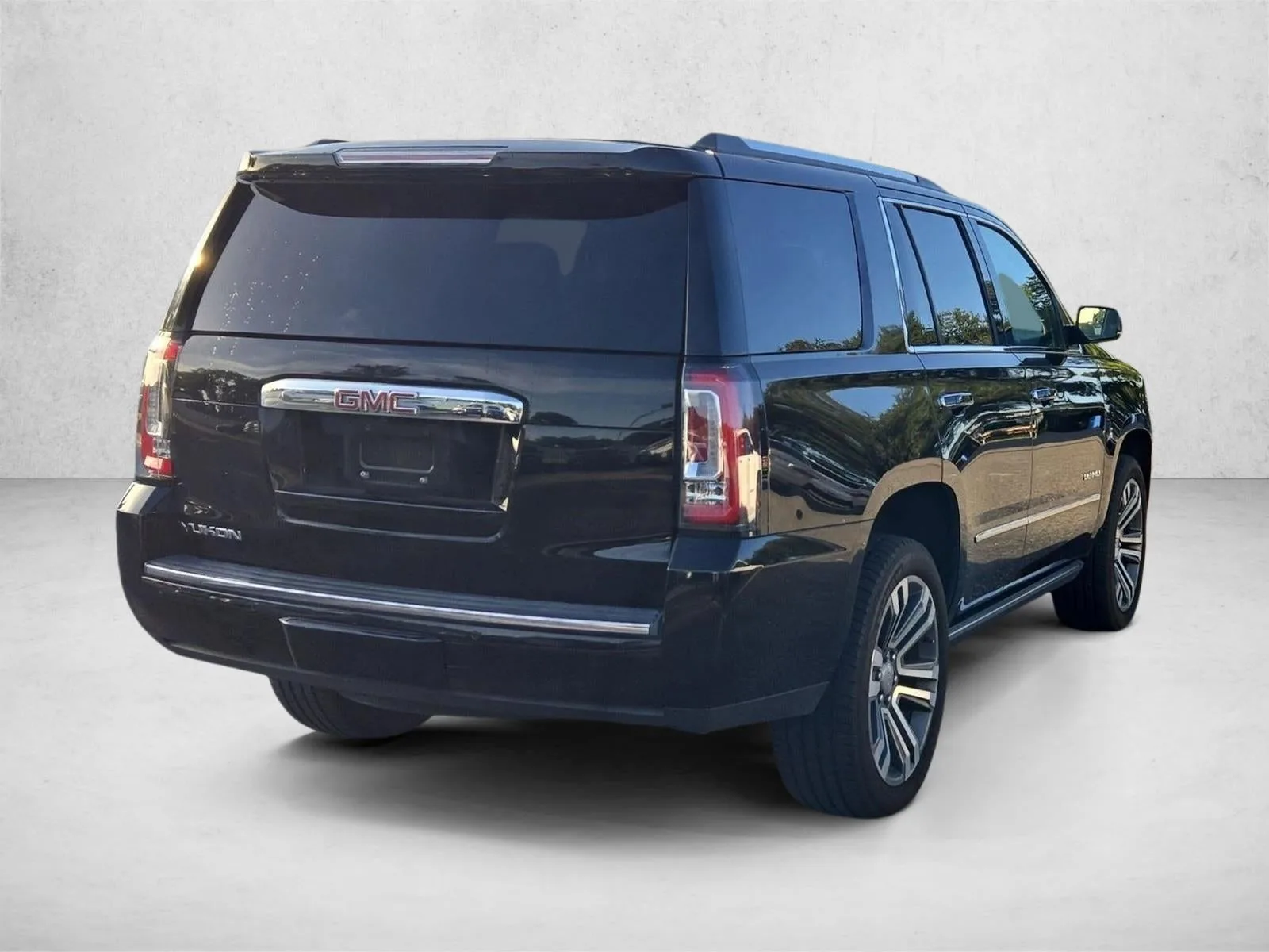 2017 GMC Yukon 2WD 4dr Denali photo 5