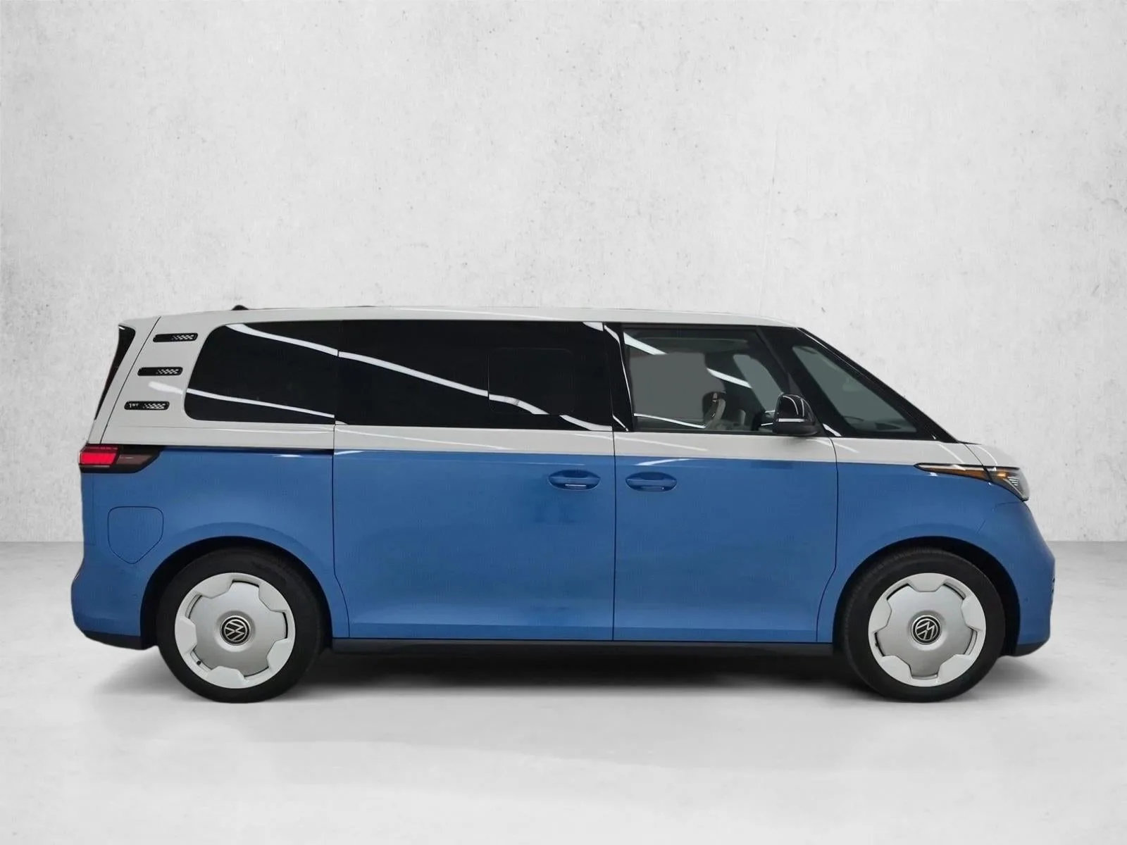 2025 Volkswagen ID. Buzz 1st Edition with 4MOTION photo 4
