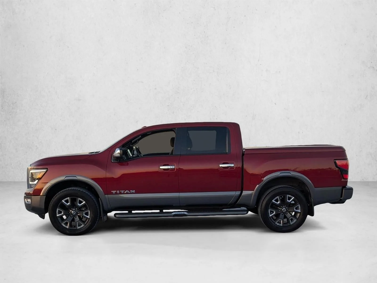2021 Nissan TITAN Crew Cab Platinum Reserve 4x4 photo 7