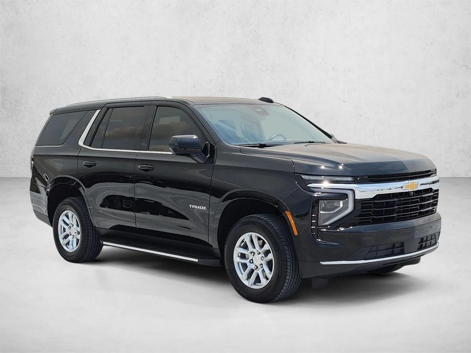 2026 Chevrolet Tahoe LS photo 3