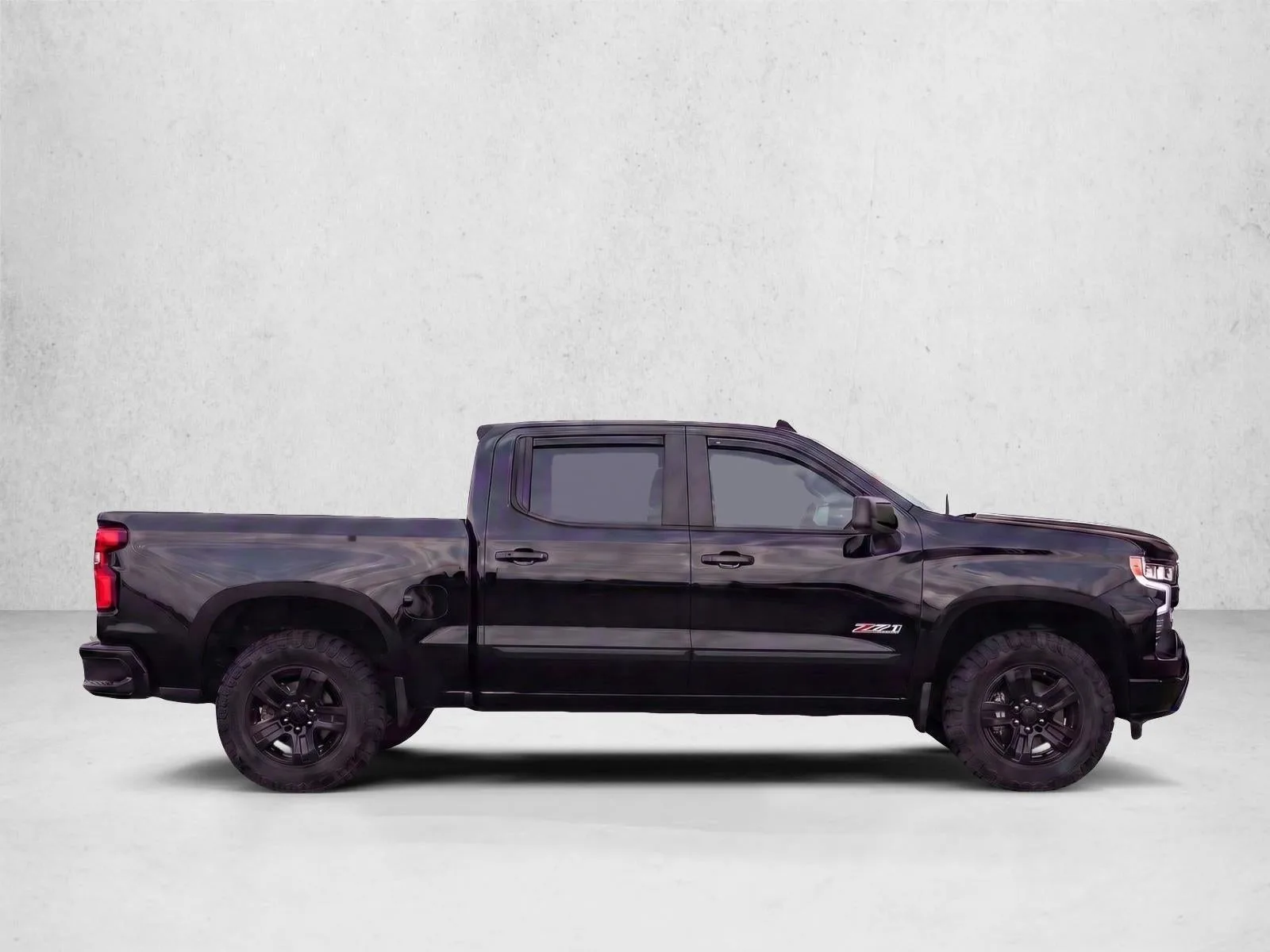 2018 Chevrolet Silverado 1500 Crew Cab Short Box 4-Wheel Drive LTZ Z71 photo 8