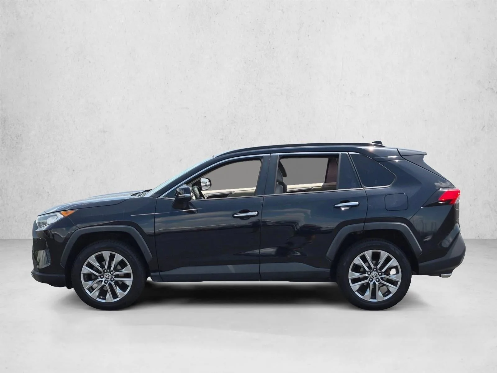 2020 Toyota RAV4 Limited photo 8