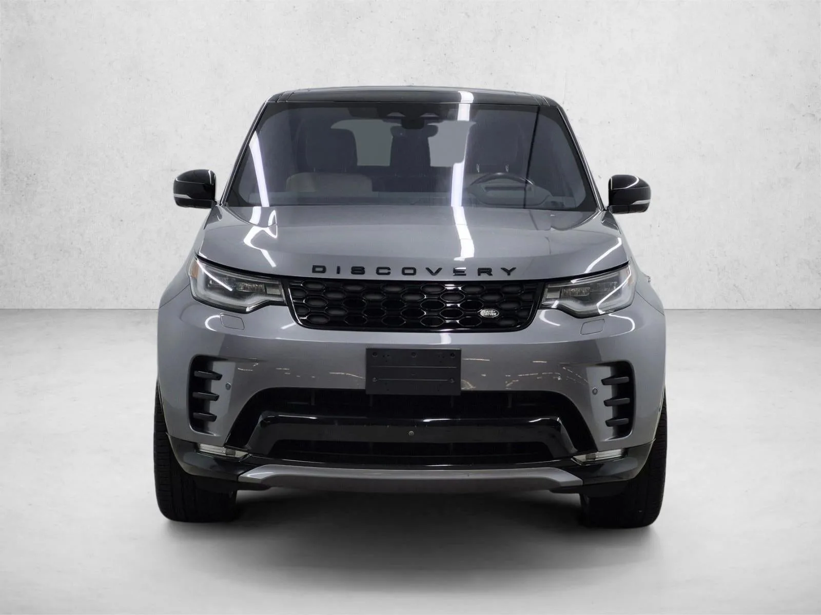 2022 Land Rover Discovery HSE R-Dynamic photo 2