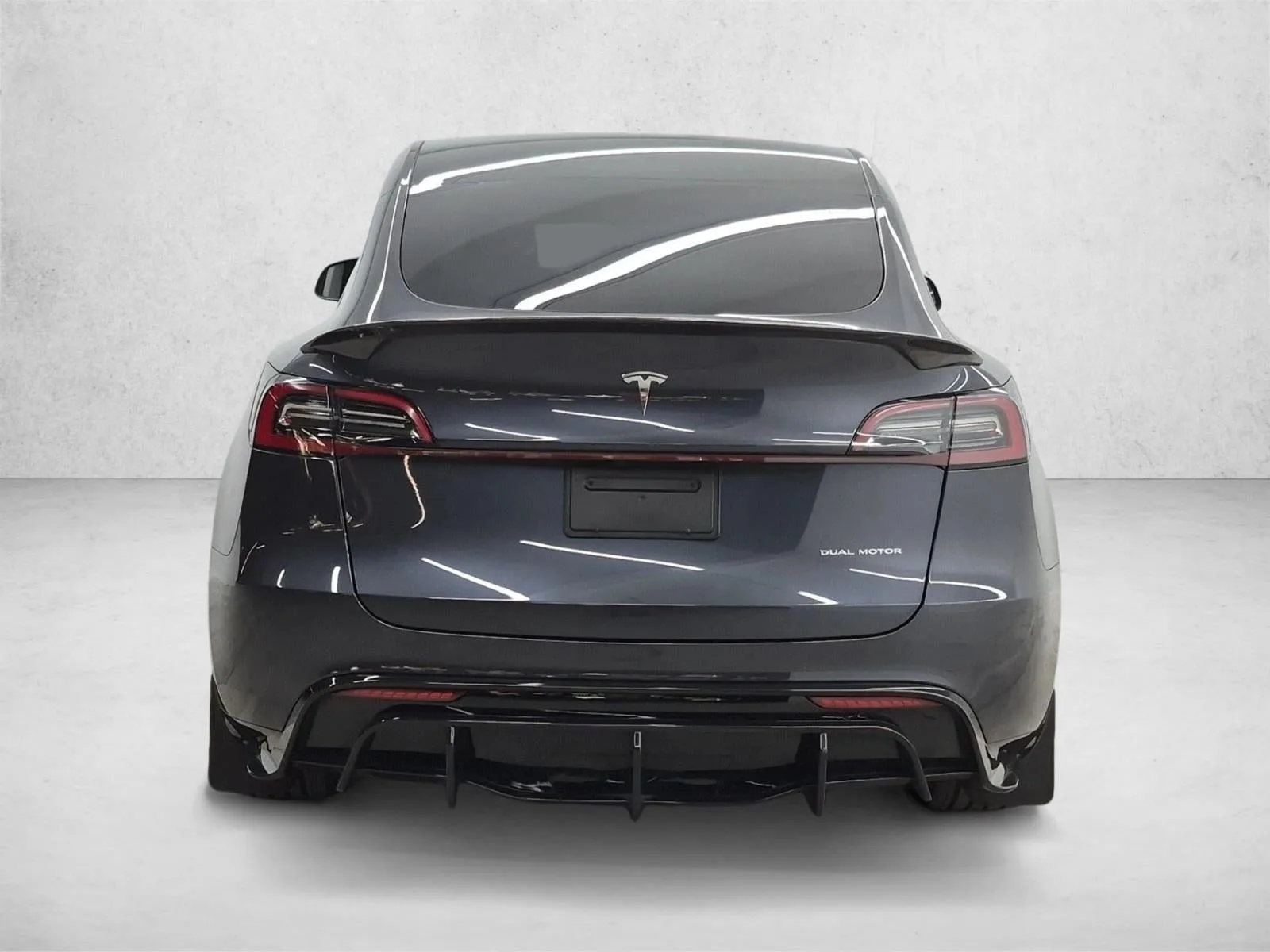 2024 Tesla Model Y Long Range photo 7