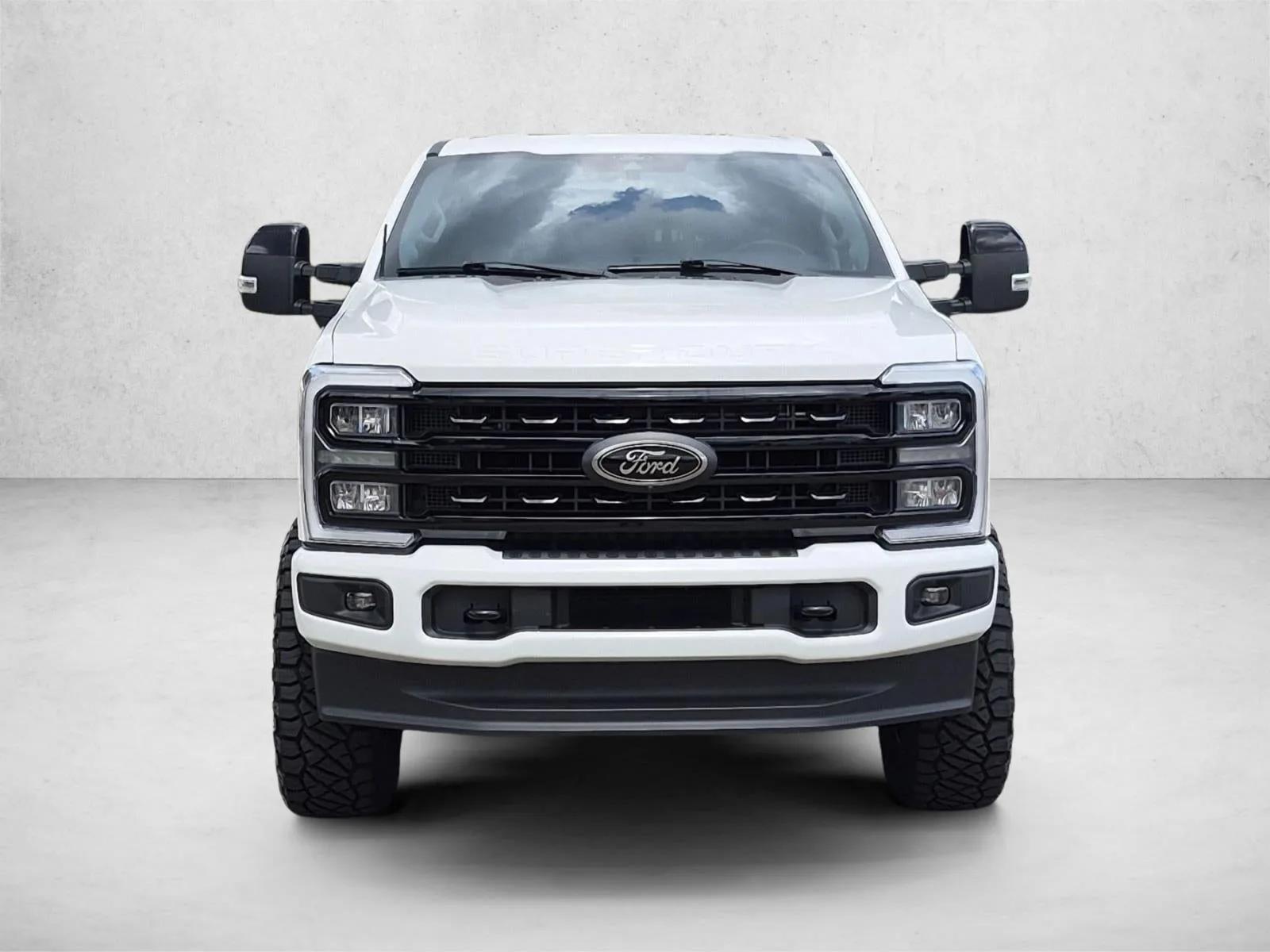 2024 Ford F-250 LARIAT photo 2