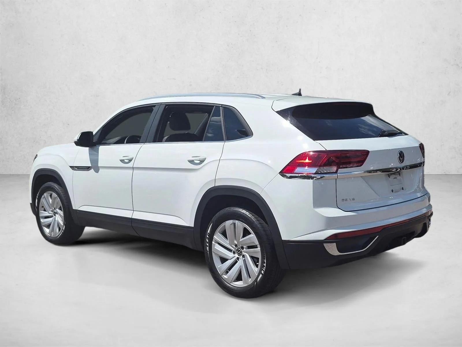 2023 Volkswagen Atlas Cross Sport 3.6L V6 SE w/Technology FWD photo 7