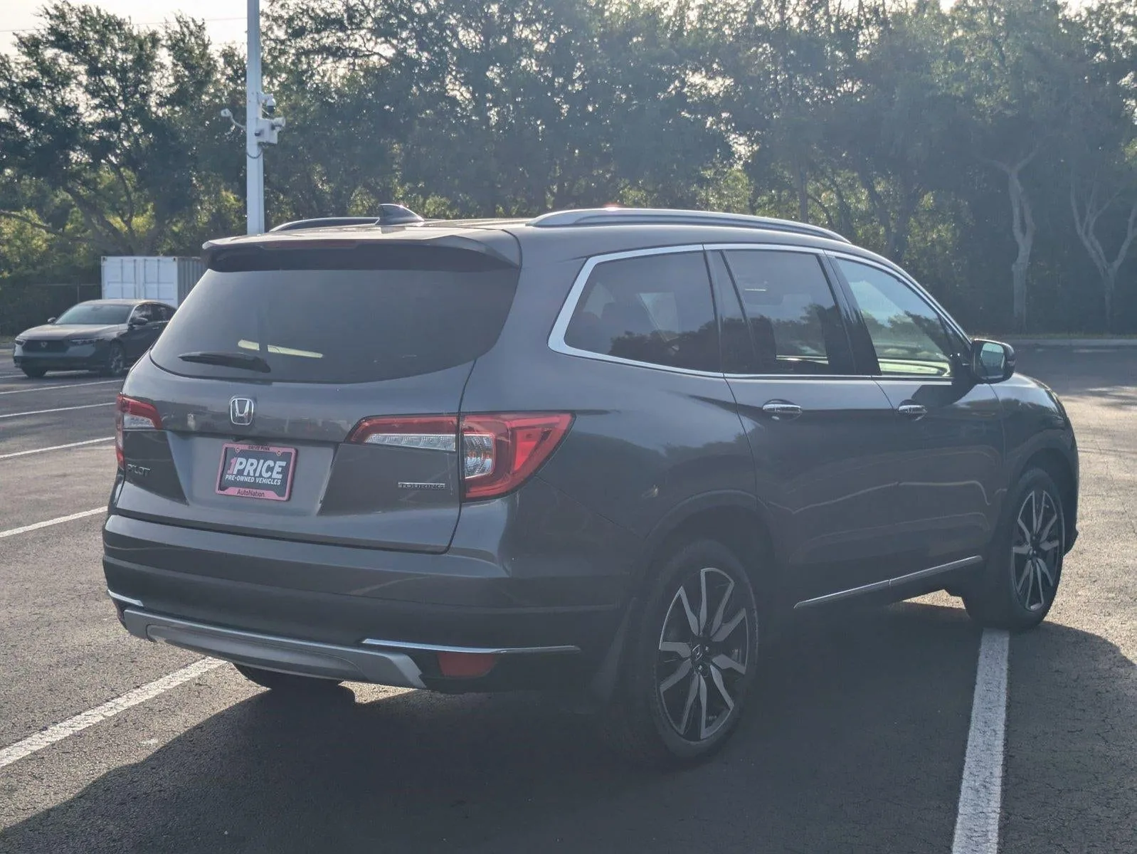 2019 Honda Pilot Touring 7-Passenger 2WD photo 6