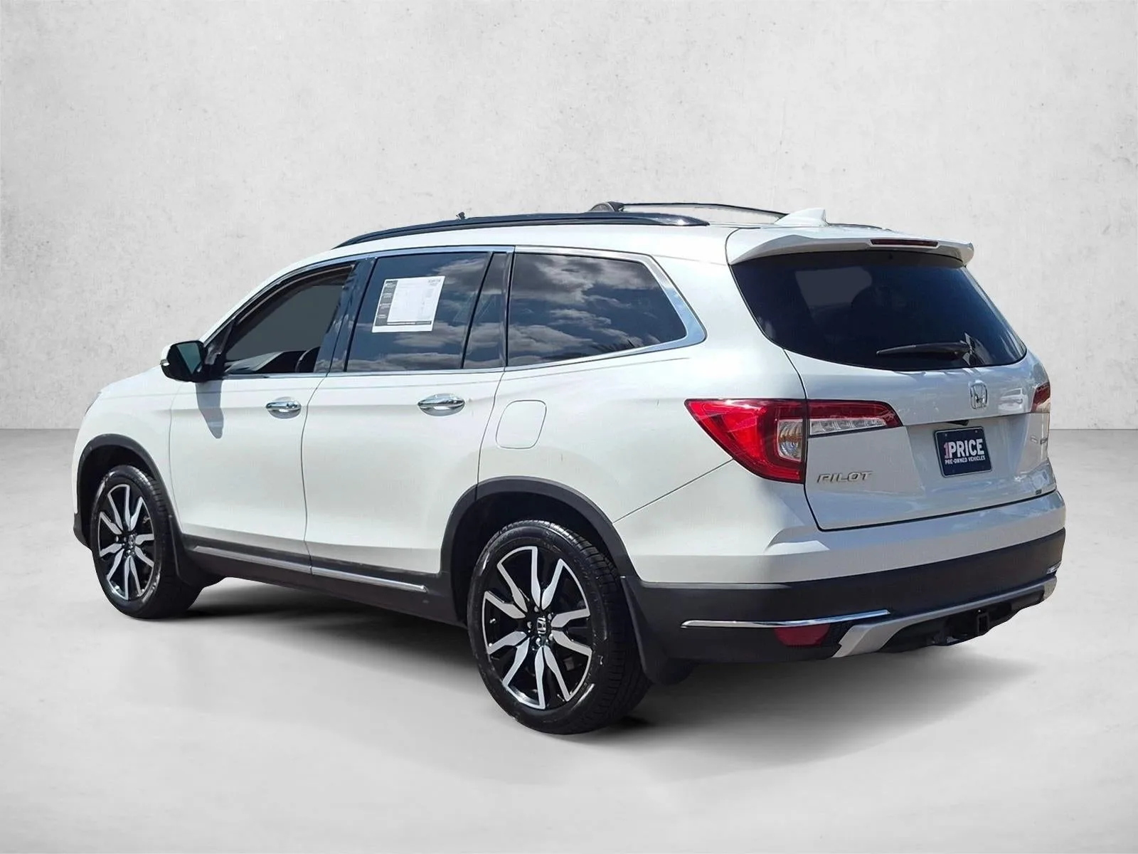 2022 Honda Pilot Touring 7-Passenger 2WD photo 7