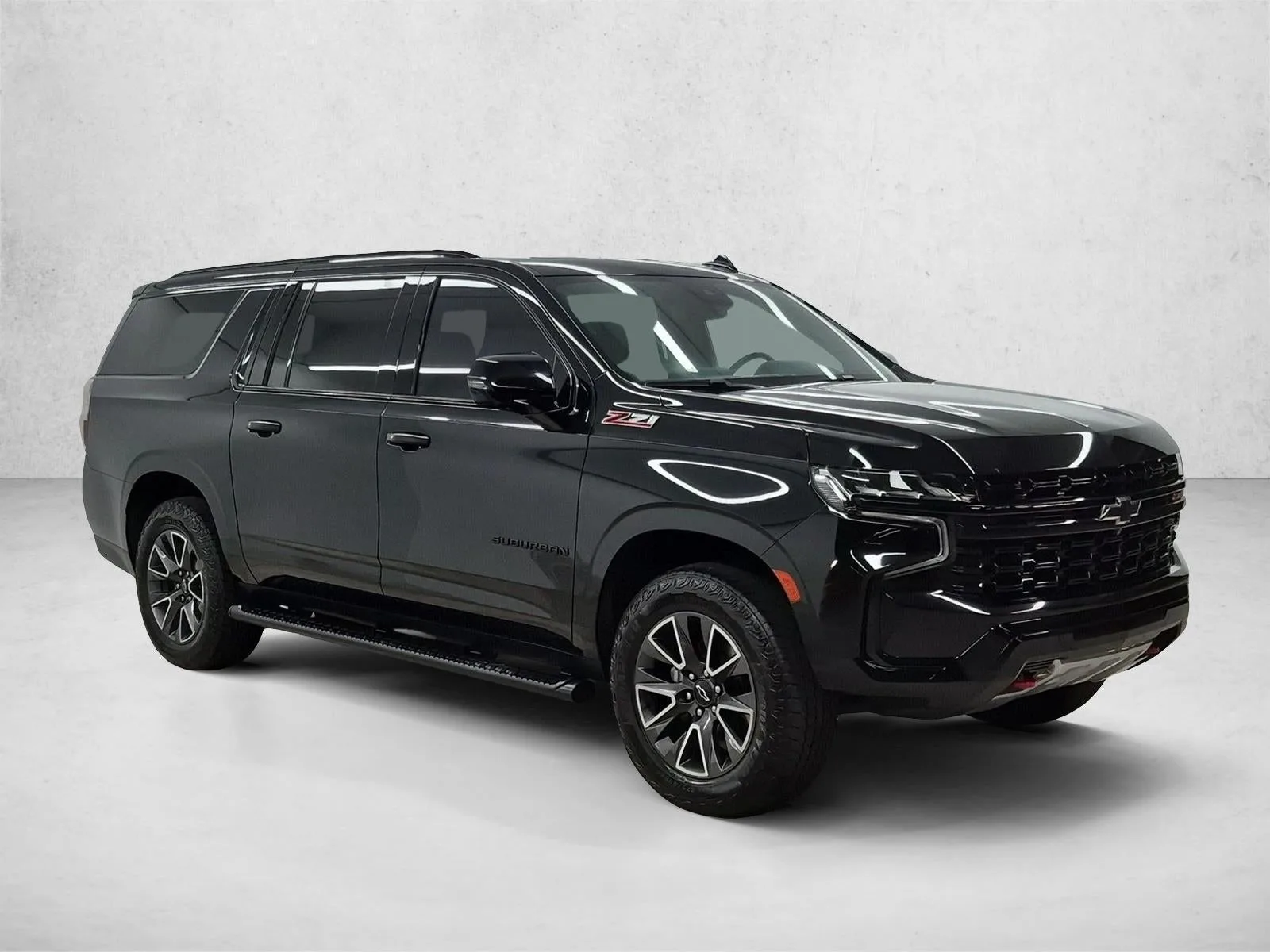 2023 Chevrolet Suburban Z71 photo 3