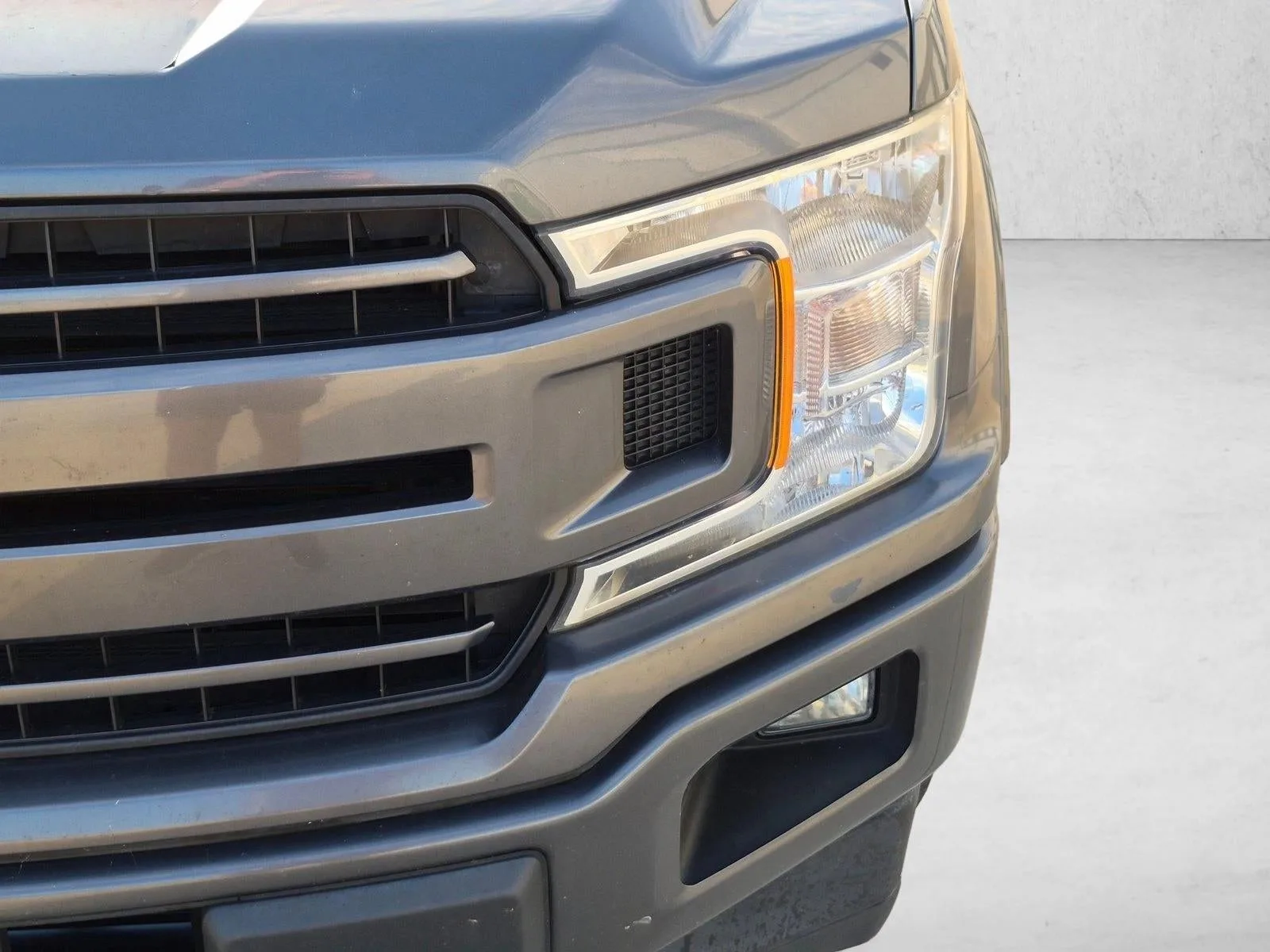 2018 Ford F-150 XLT 2WD SuperCrew 5.5' Box photo 9