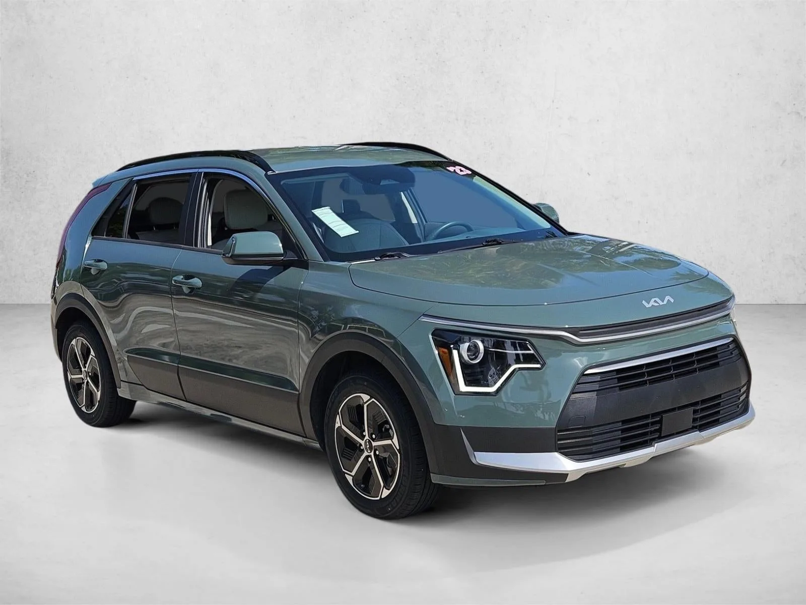 2023 Kia Niro EX FWD photo 3