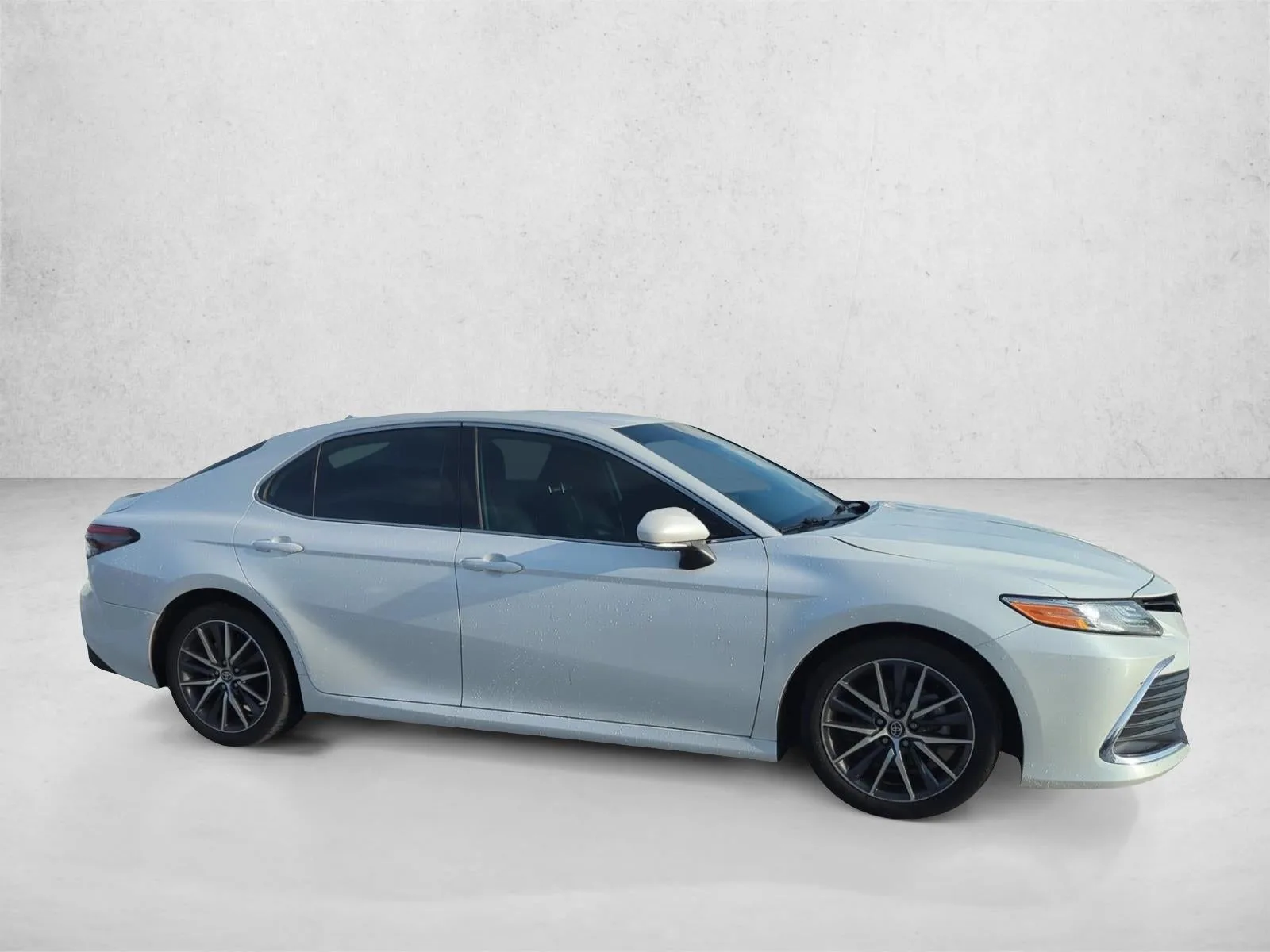 2022 Toyota Camry XLE Auto (SE) photo 5