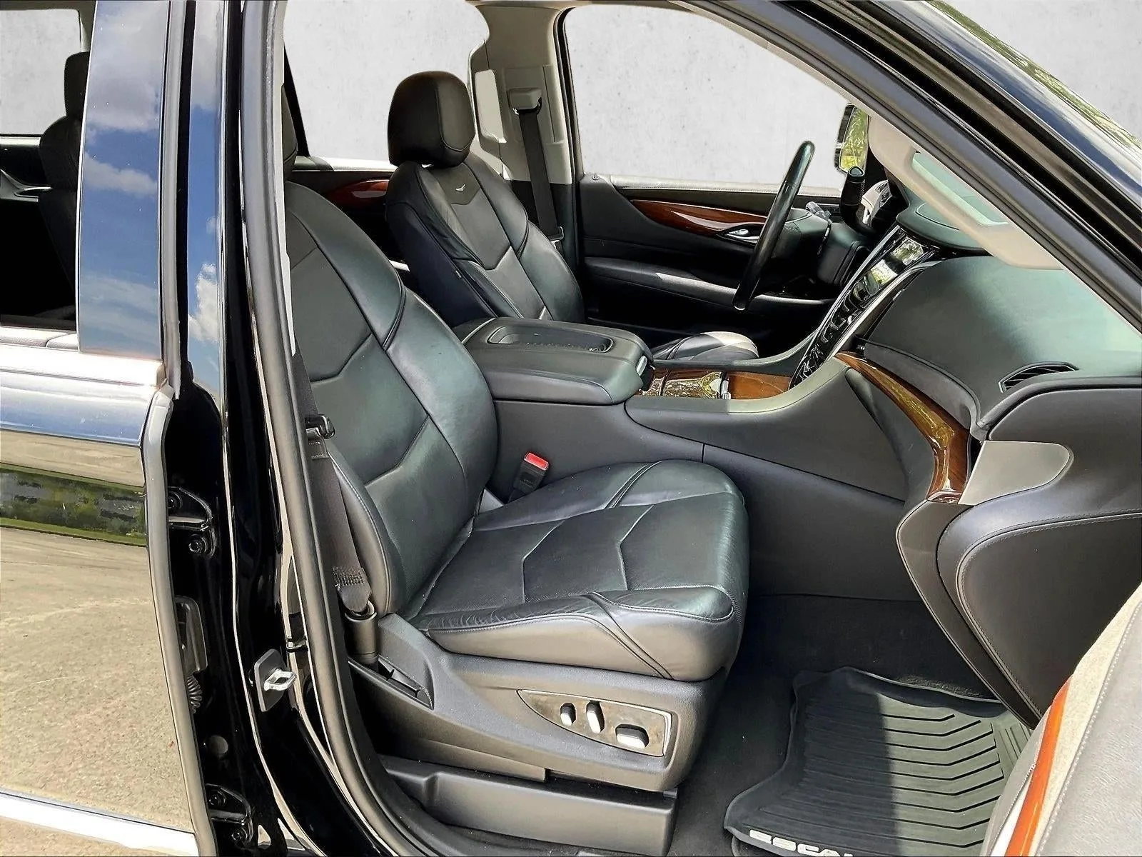 2019 Cadillac Escalade RWD Luxury photo 9