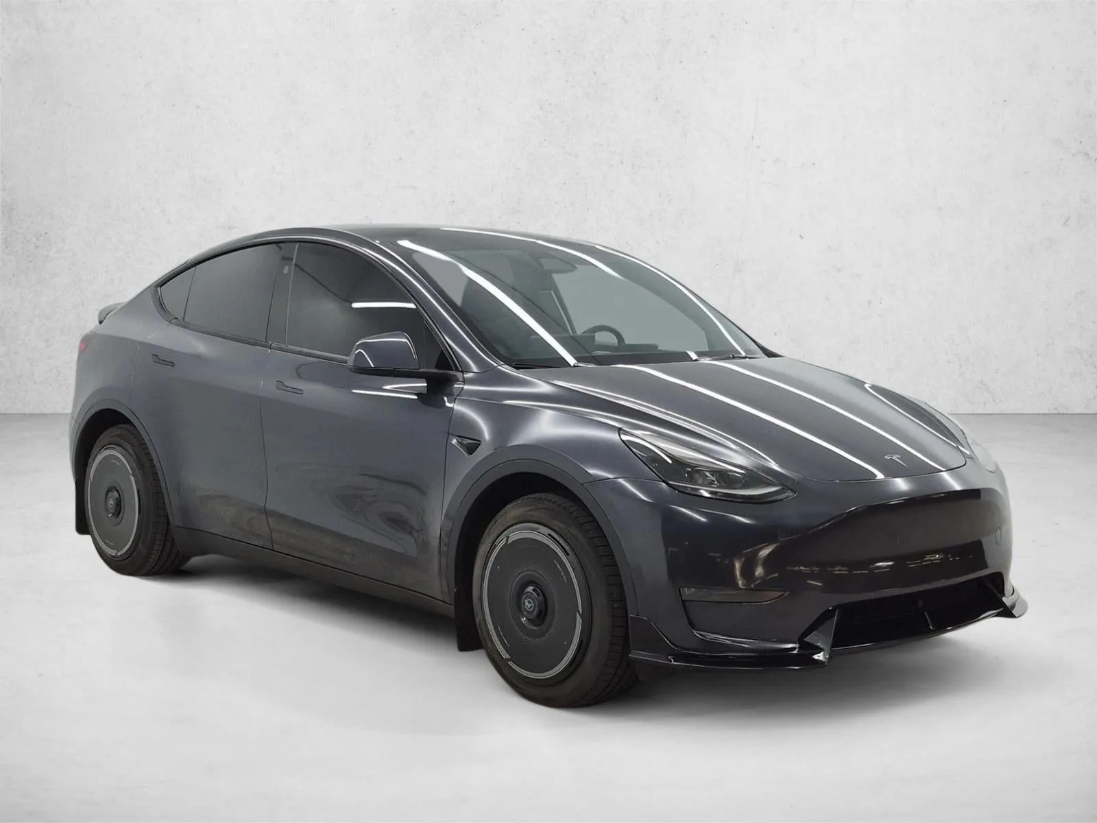 2024 Tesla Model Y Long Range photo 3