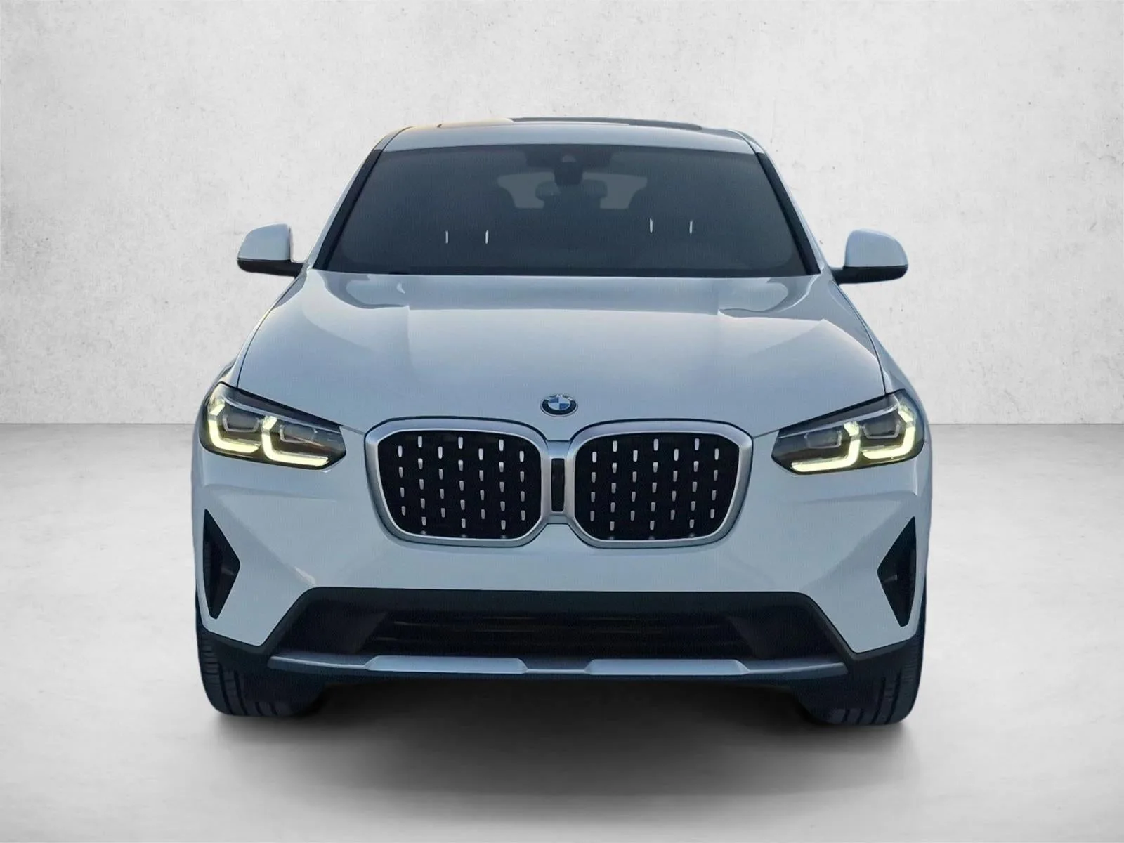 2024 BMW X4 xDrive30i photo 2