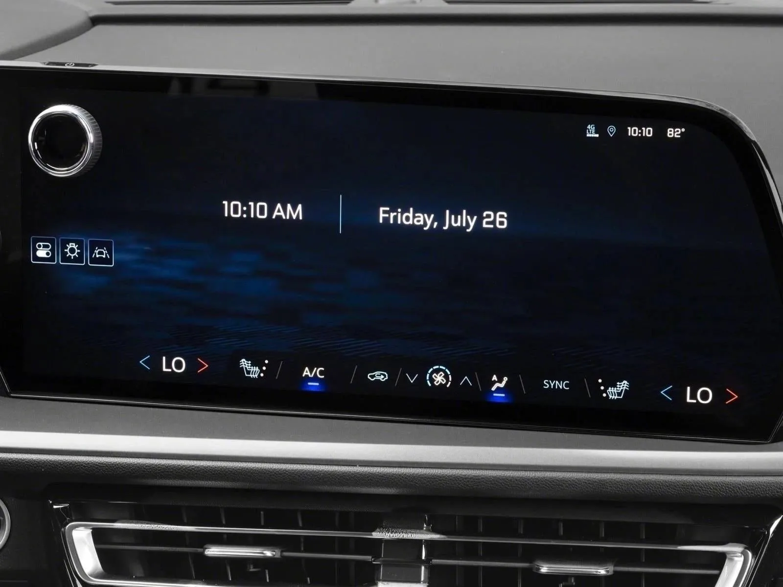 2026 Chevrolet Traverse LT photo 7