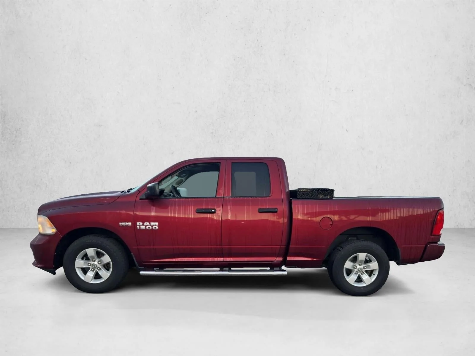 2018 RAM 1500 Express 4x2 Quad Cab 6'4" Box photo 8