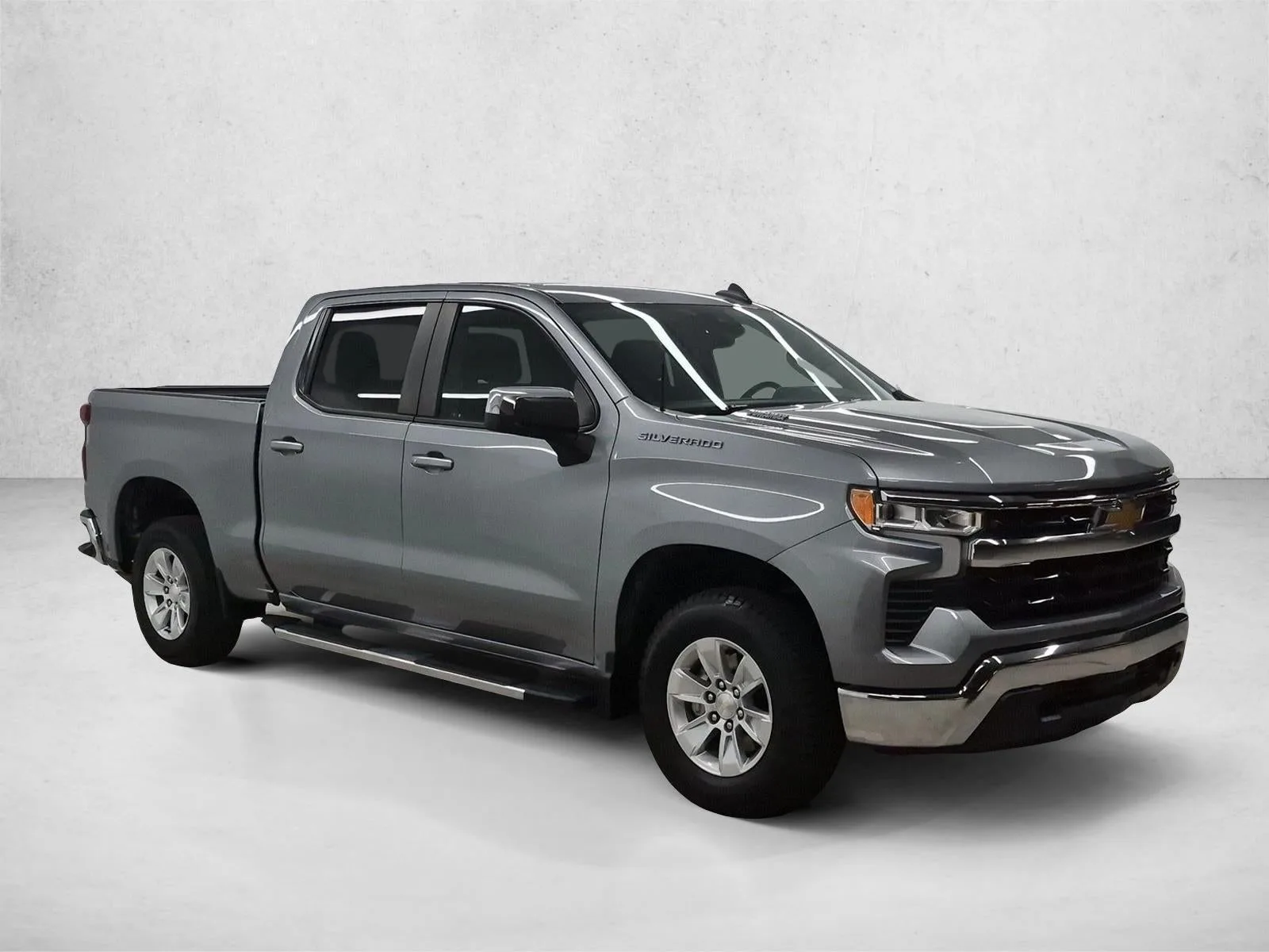 2023 Chevrolet Silverado 1500 LT photo 3