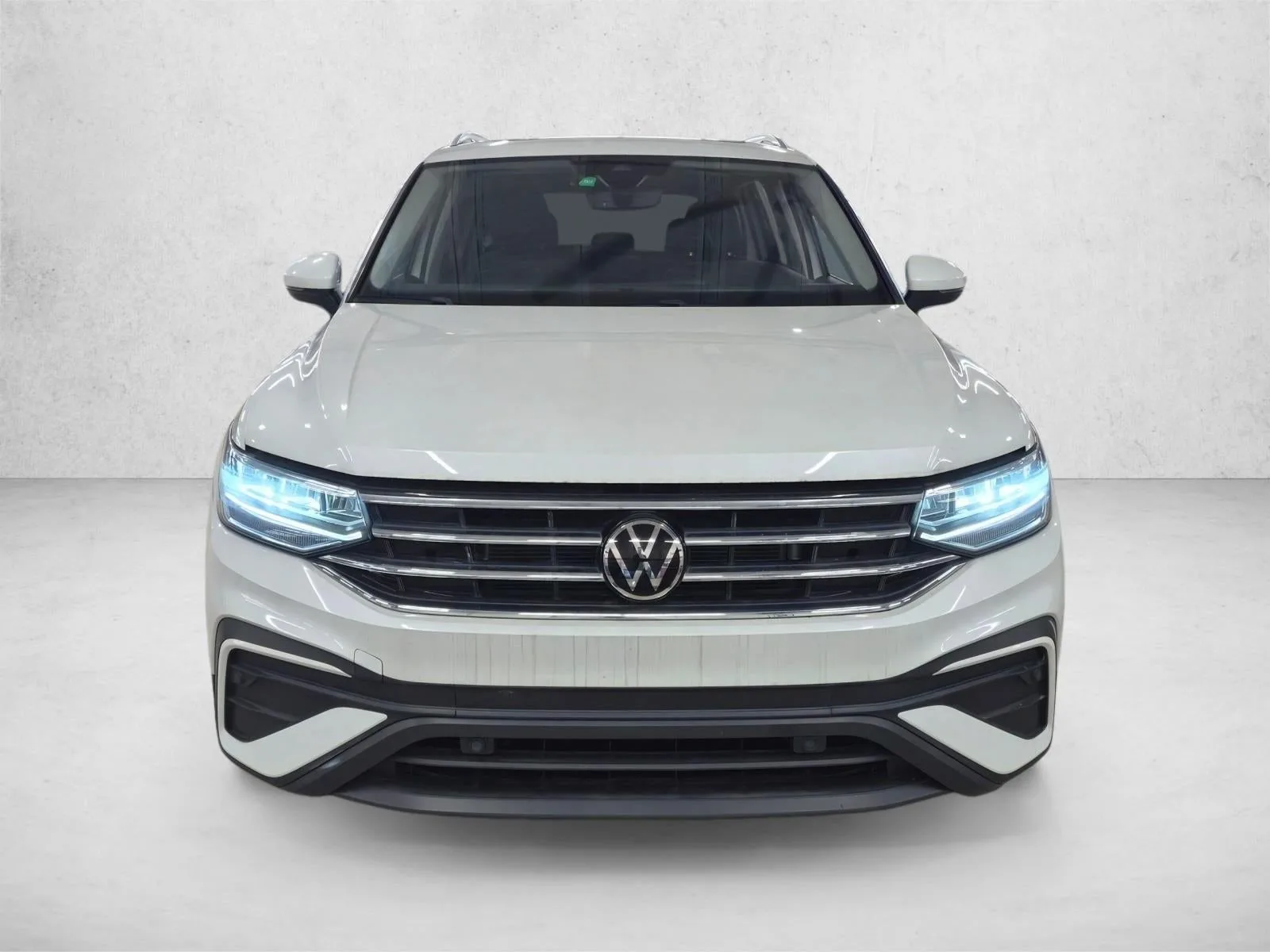 2023 Volkswagen Tiguan 2.0T SE 4MOTION photo 2