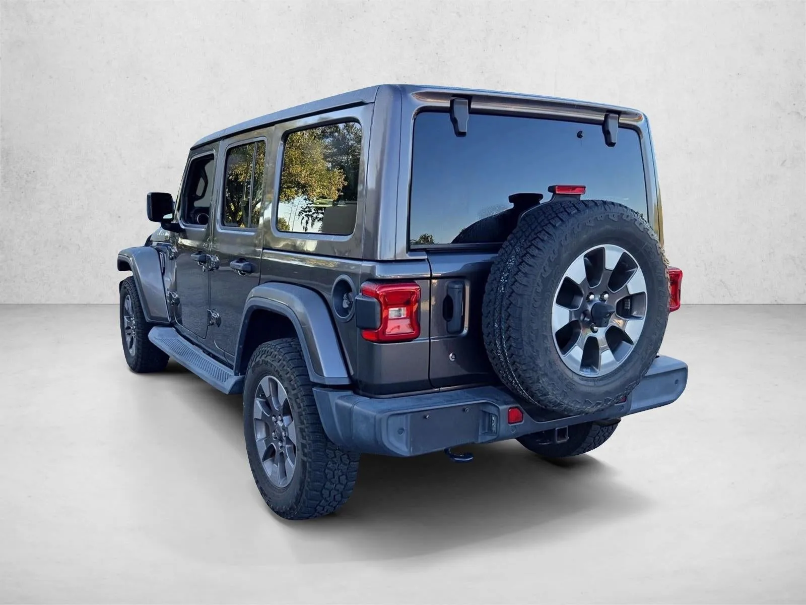 2018 Jeep Wrangler Unlimited Sahara 4x4 photo 7