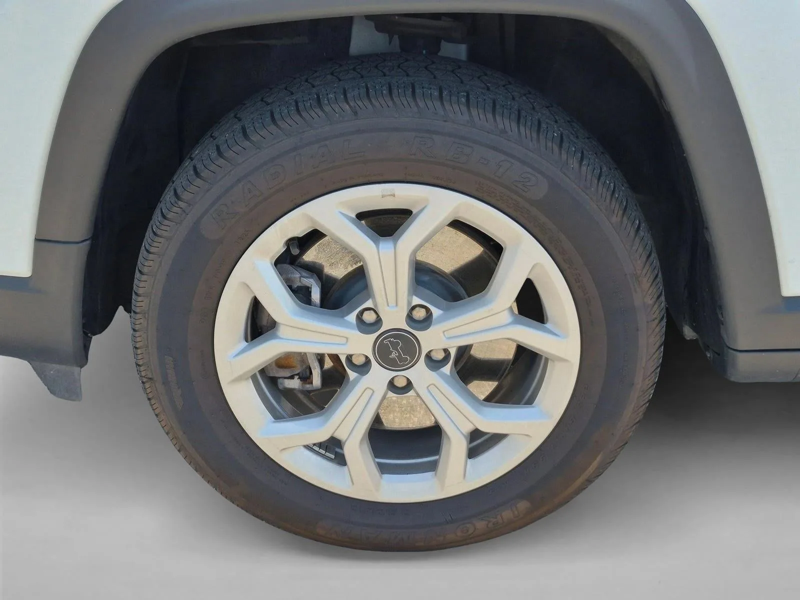2025 Jeep Compass Base photo 9
