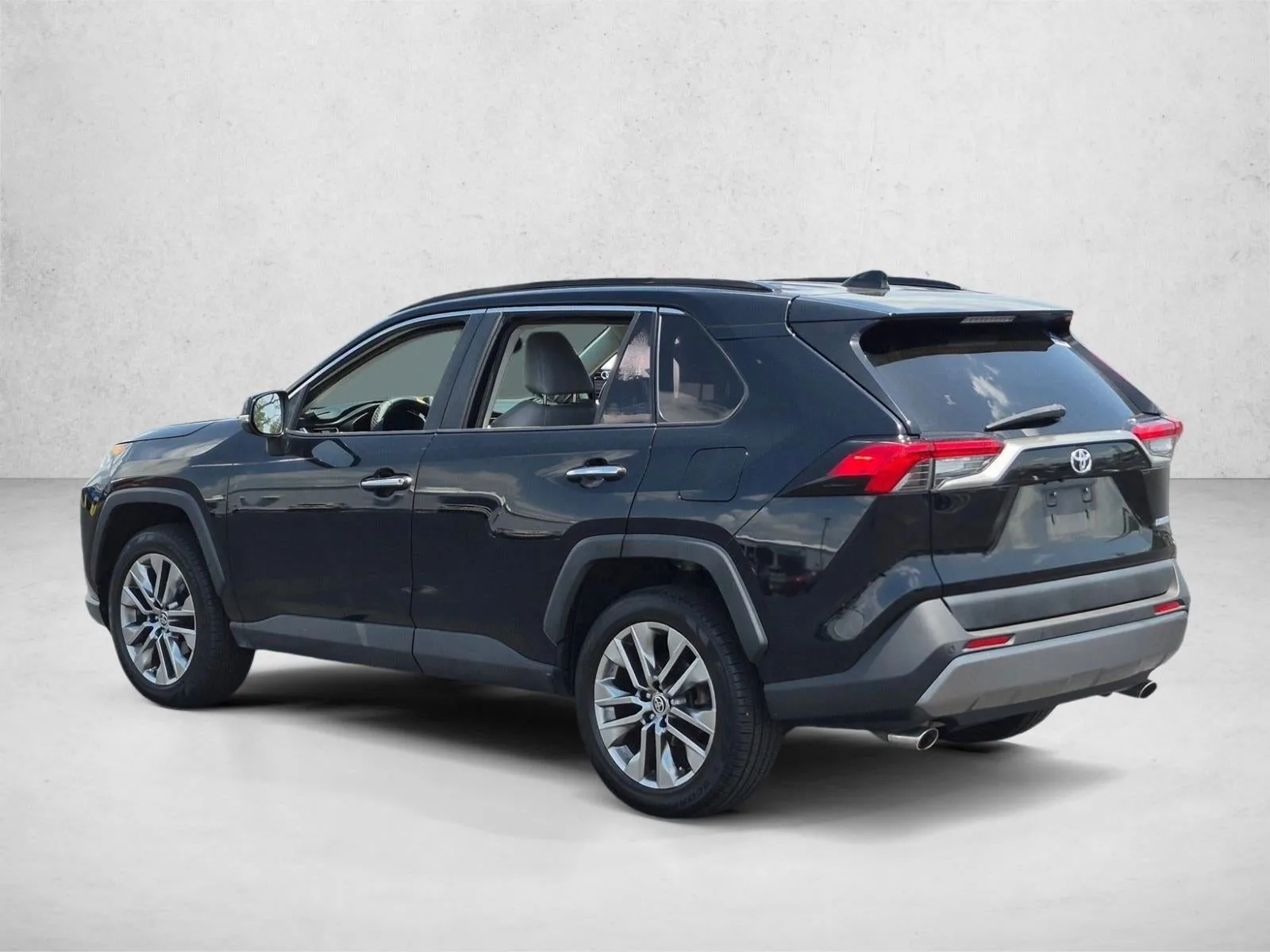 2020 Toyota RAV4 Limited photo 7