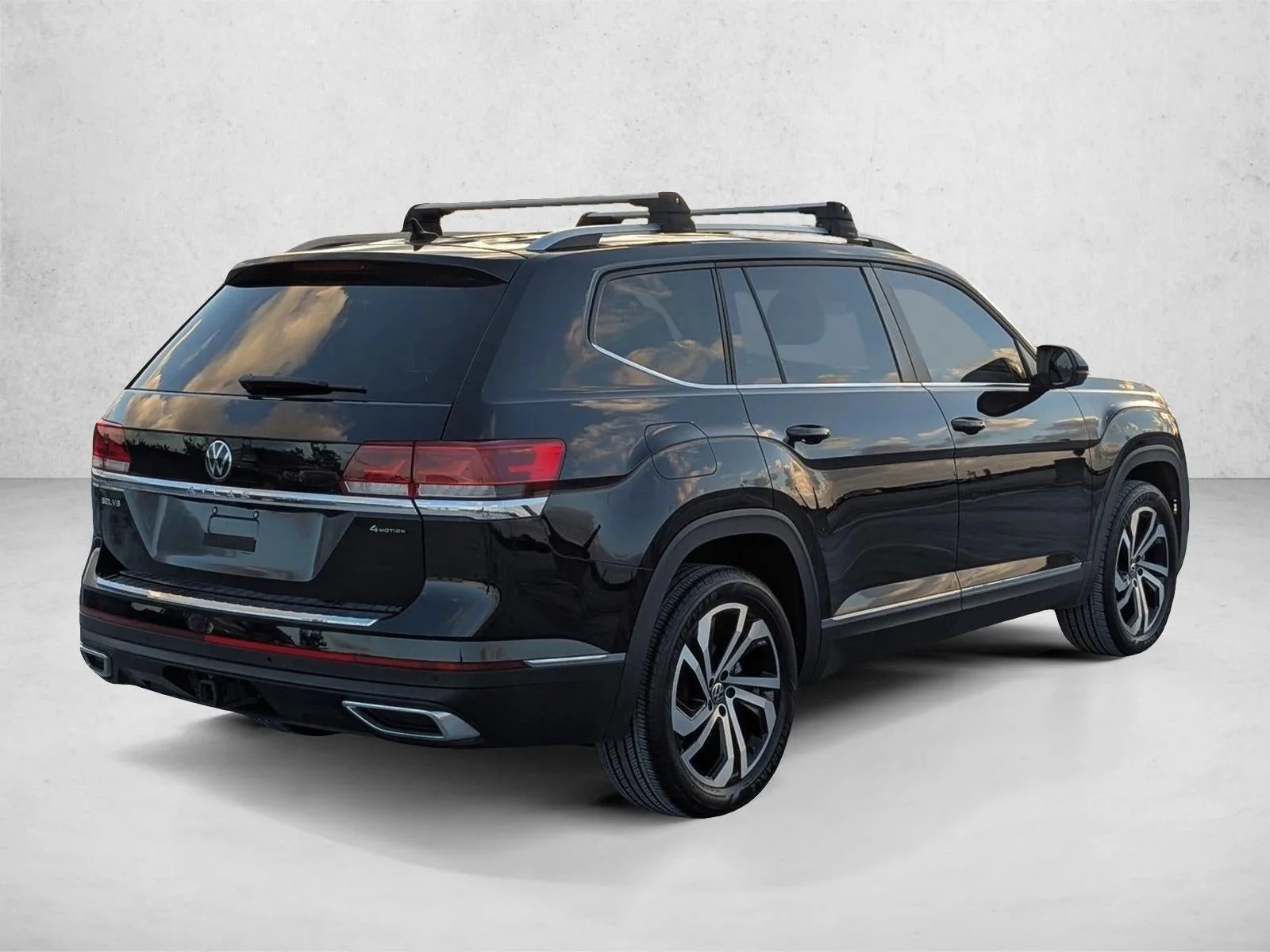 2023 Volkswagen Atlas 3.6L V6 SEL photo 5