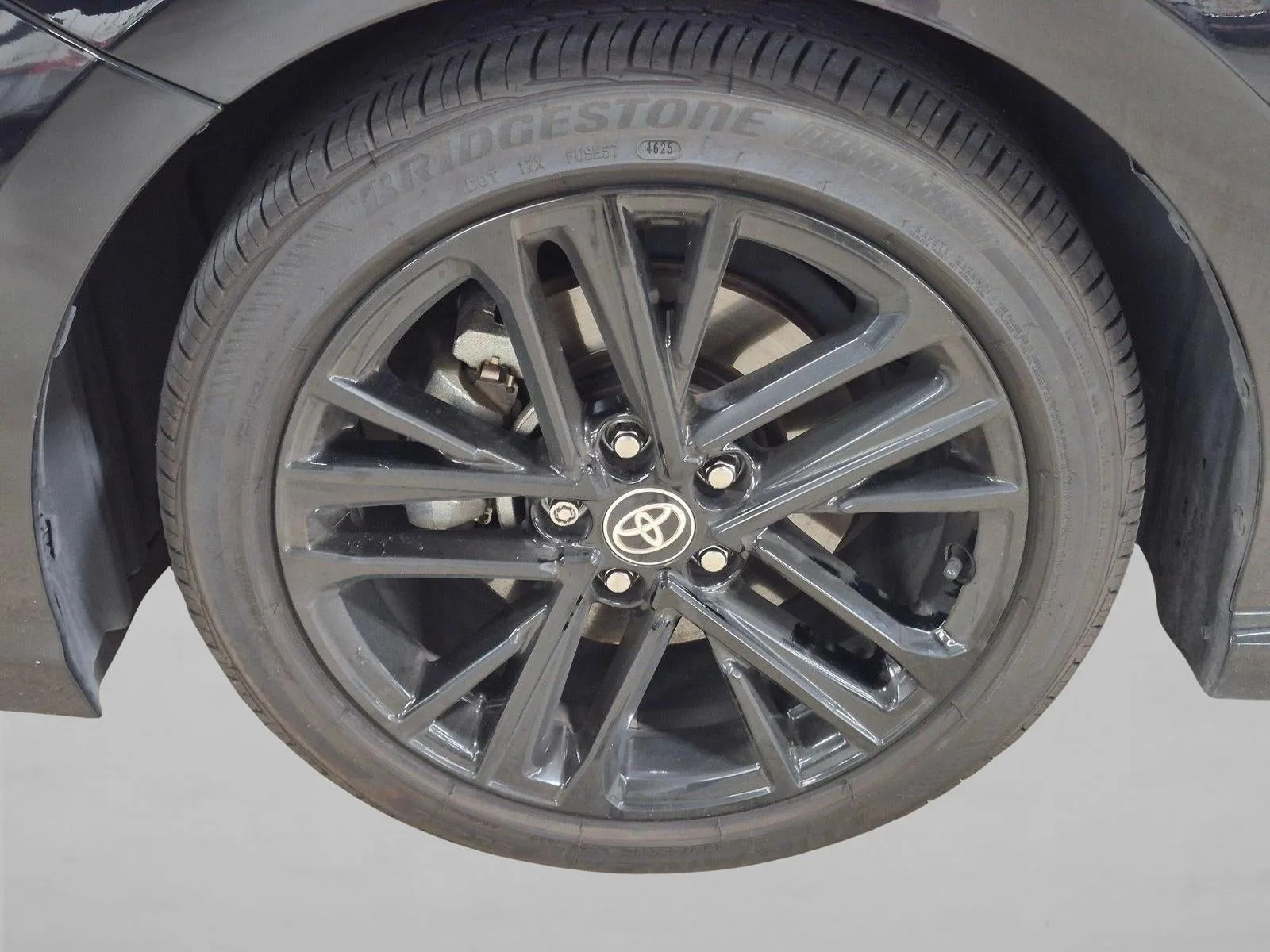 2024 Toyota Camry SE Auto (SE) photo 2