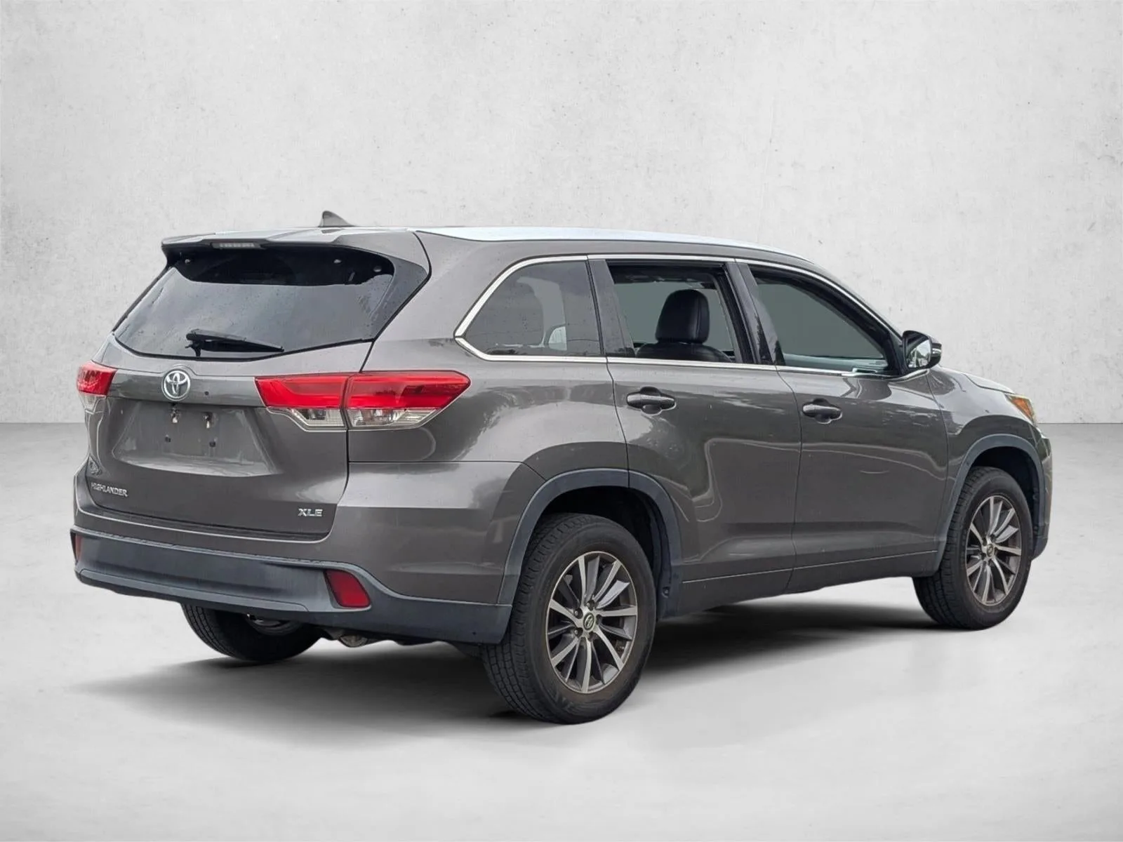 2018 Toyota Highlander XLE V6 FWD (Natl) photo 5