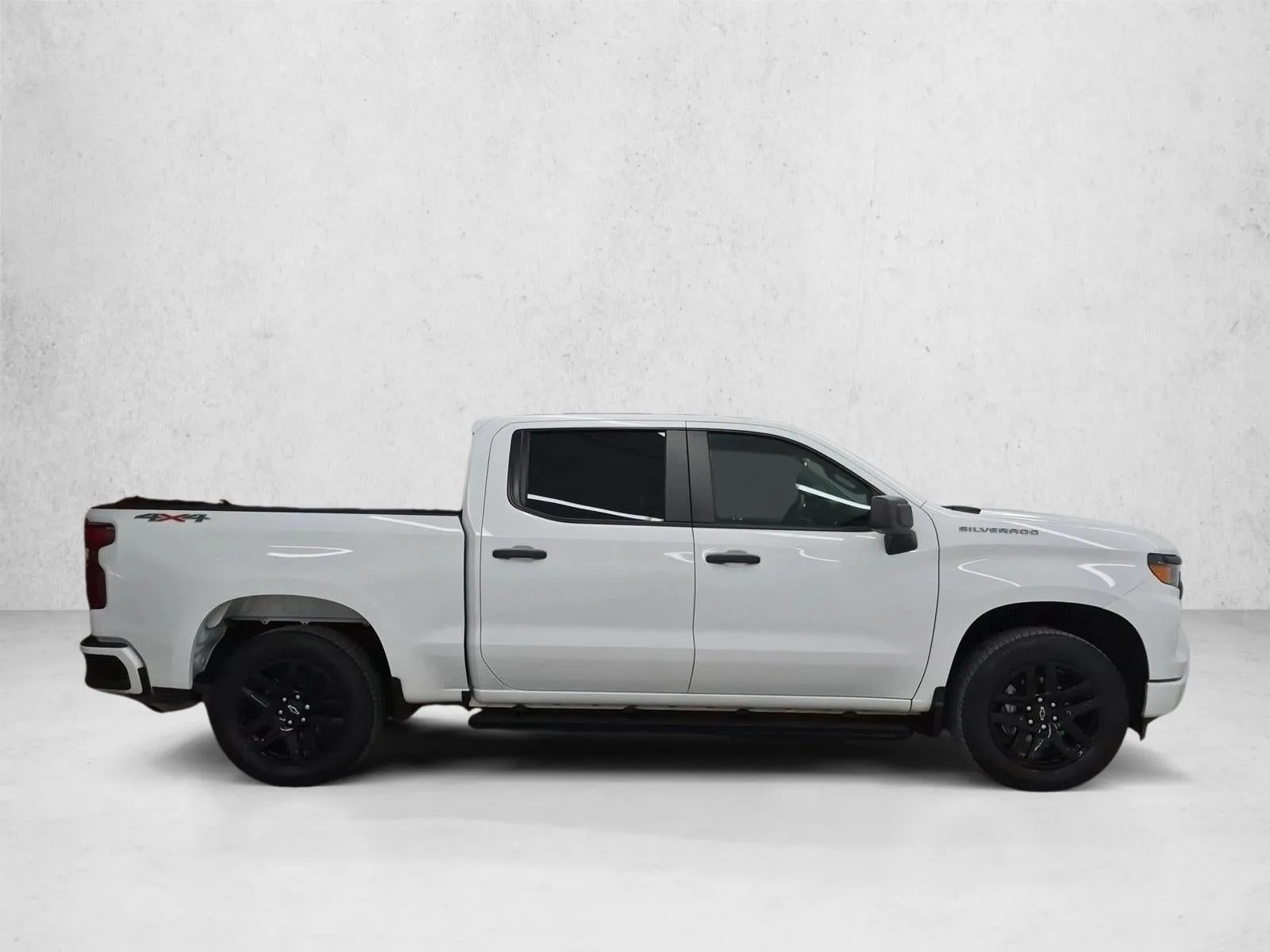 2024 Chevrolet Silverado 1500 Custom photo 4
