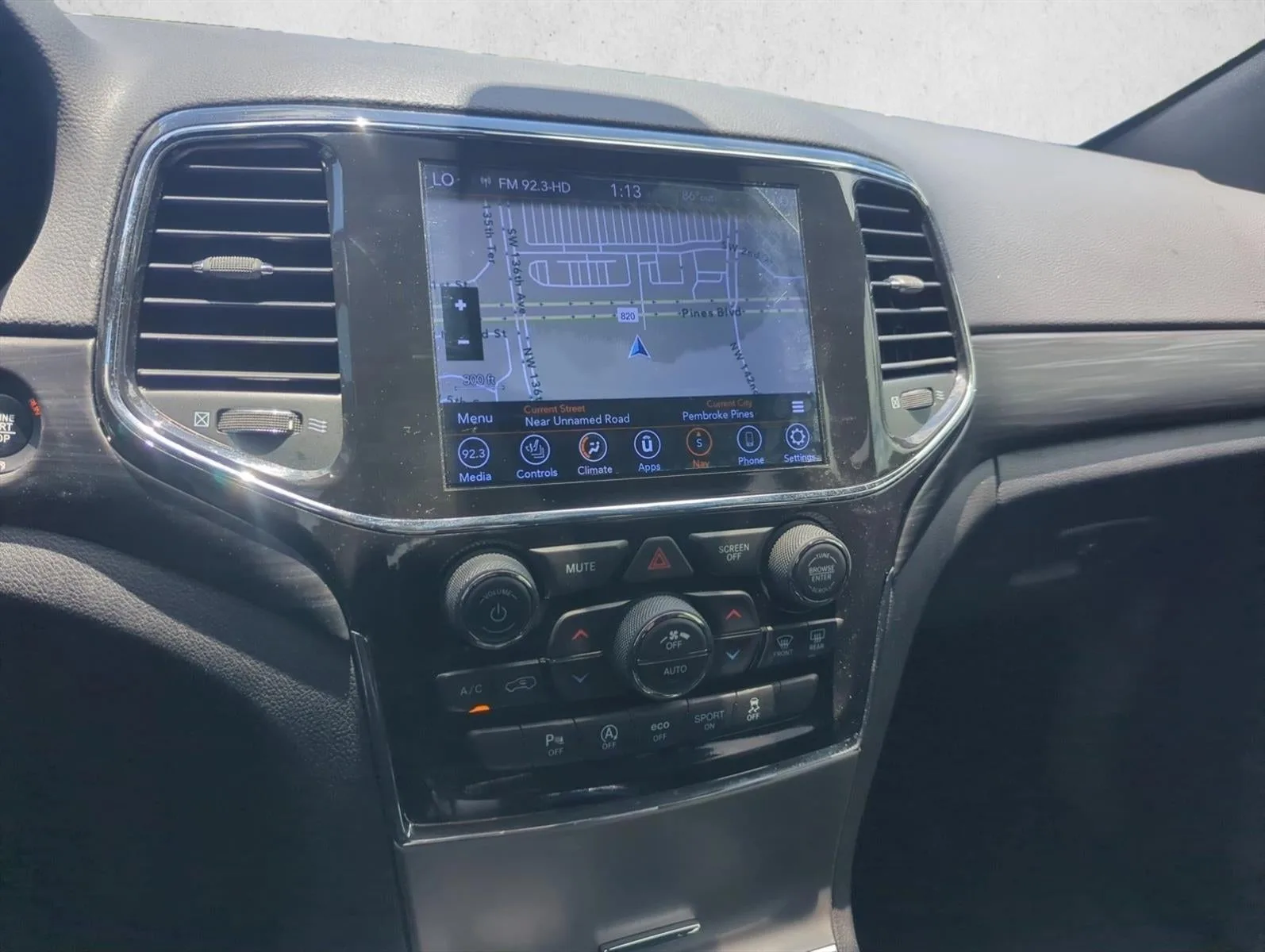 2021 Jeep Grand Cherokee Laredo X 4x4 photo 9