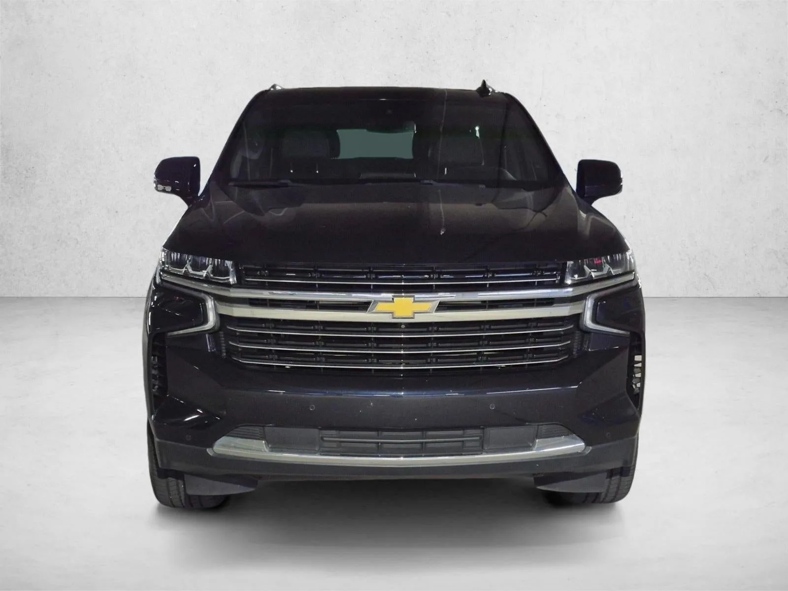 2023 Chevrolet Suburban LT photo 2