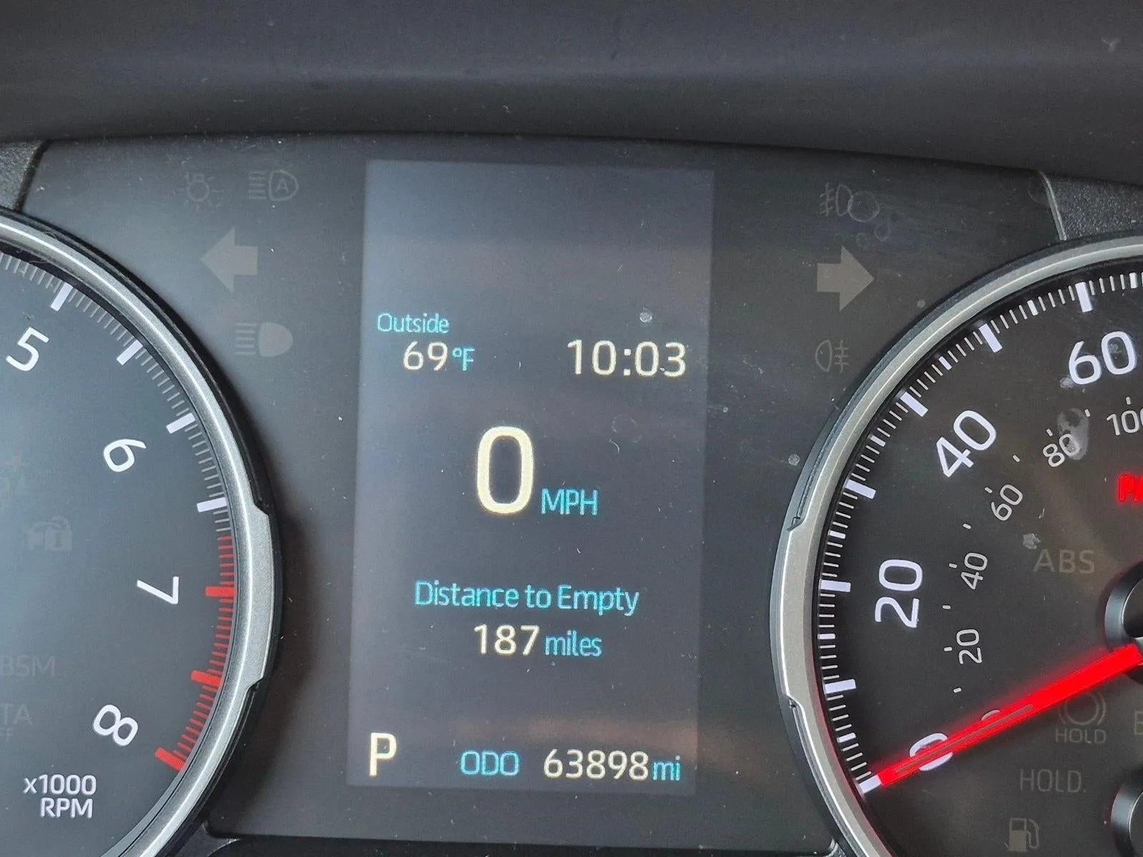 2019 Toyota RAV4 XLE Premium FWD (Natl) photo 10