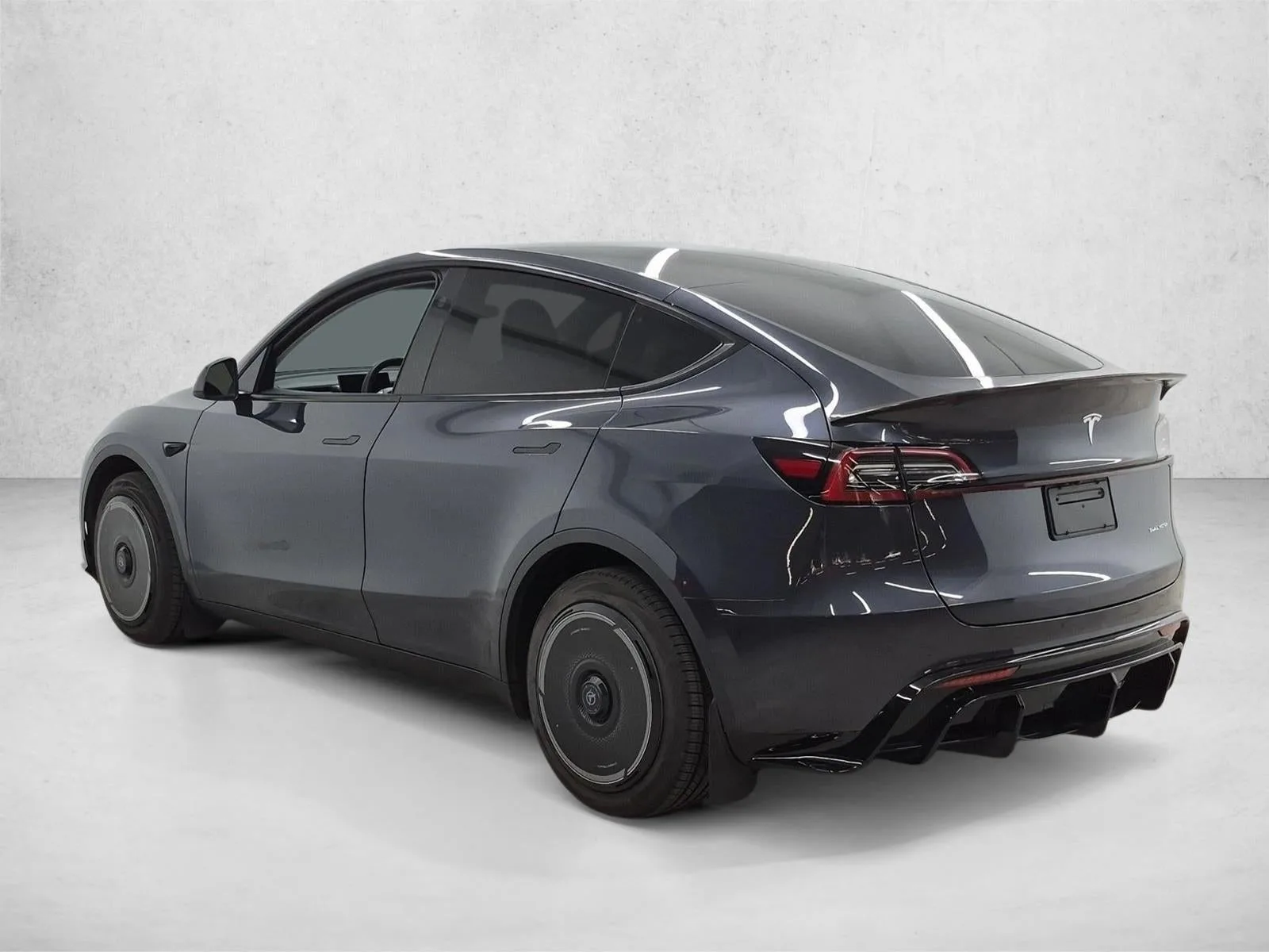 2024 Tesla Model Y Long Range photo 8