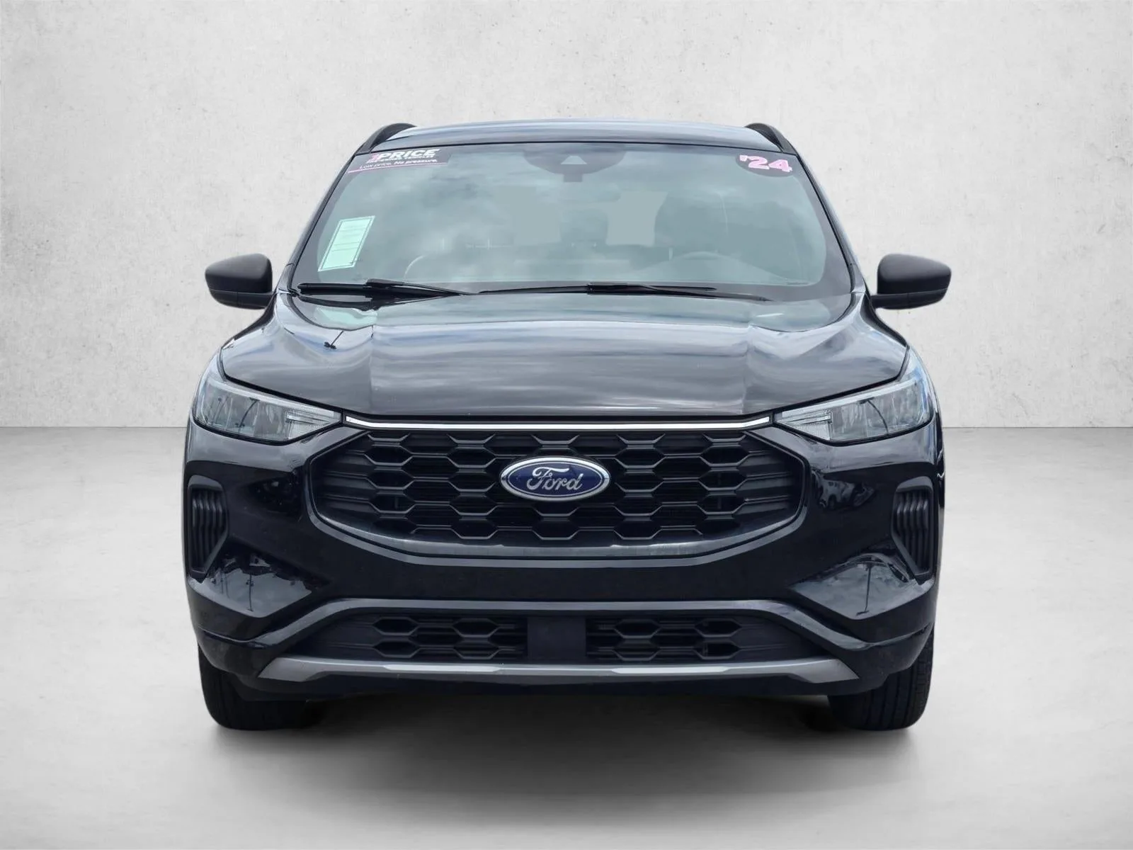 2024 Ford Escape ST-Line FWD photo 2