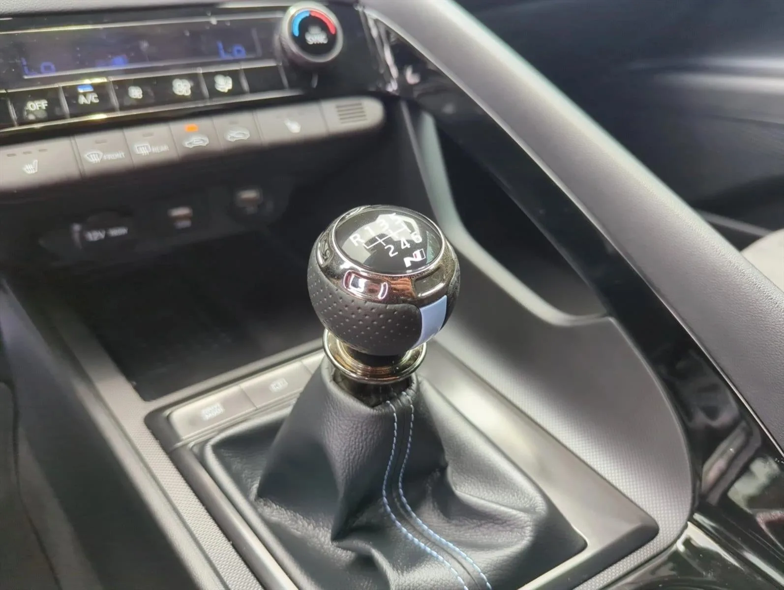 2022 Hyundai ELANTRA N Manual photo 10