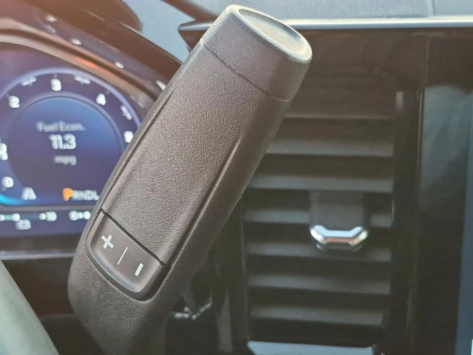 2023 Chevrolet Silverado 1500 RST photo 12