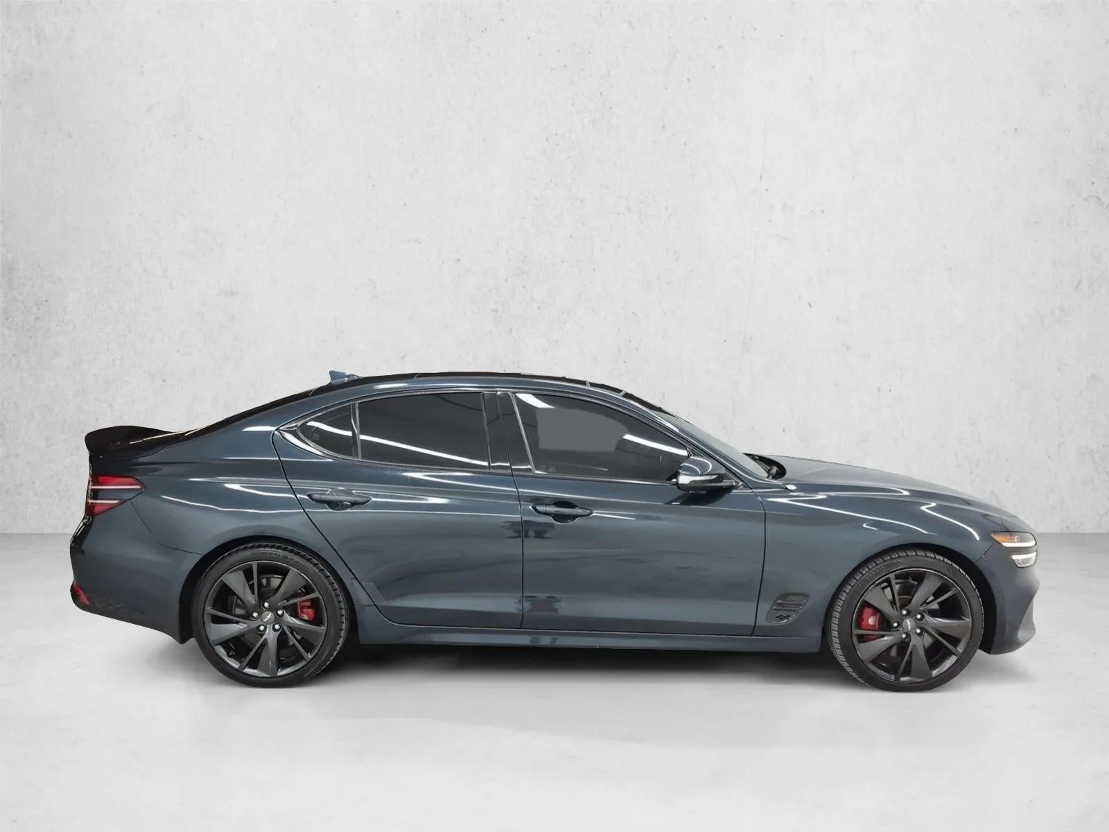 2022 Genesis G70 3.3T RWD photo 4
