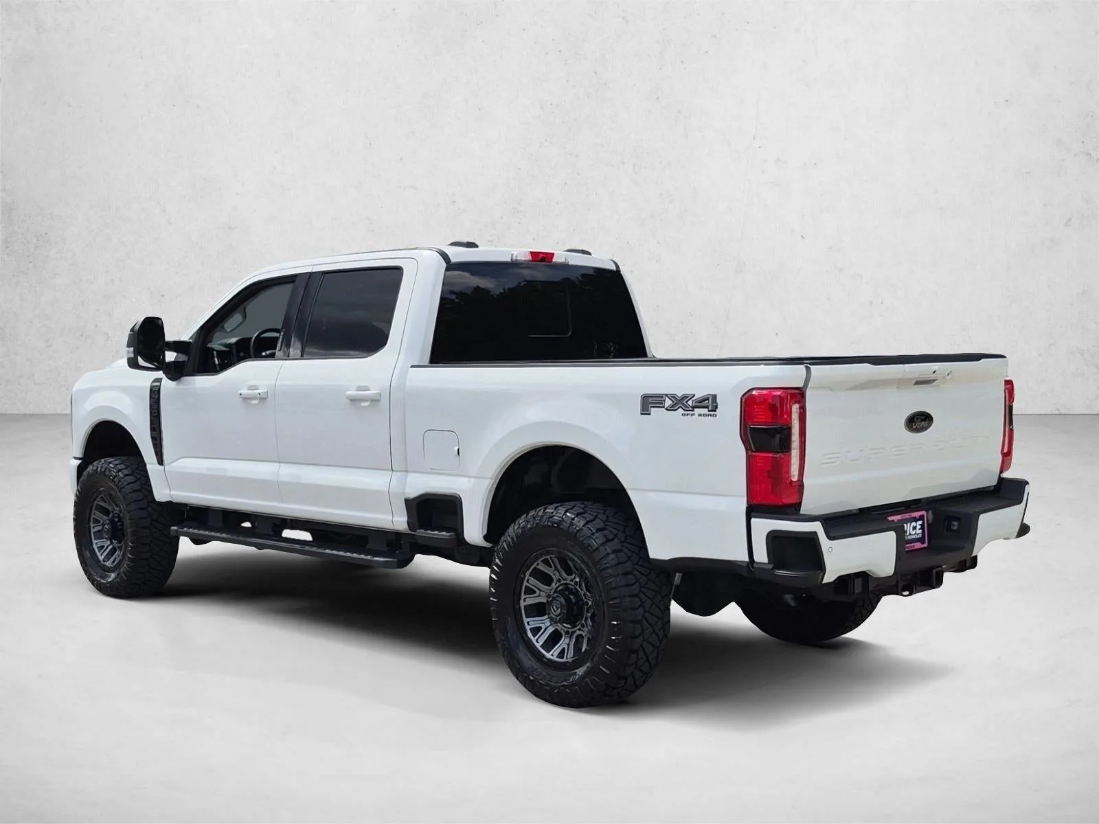 2024 Ford F-250 LARIAT photo 8