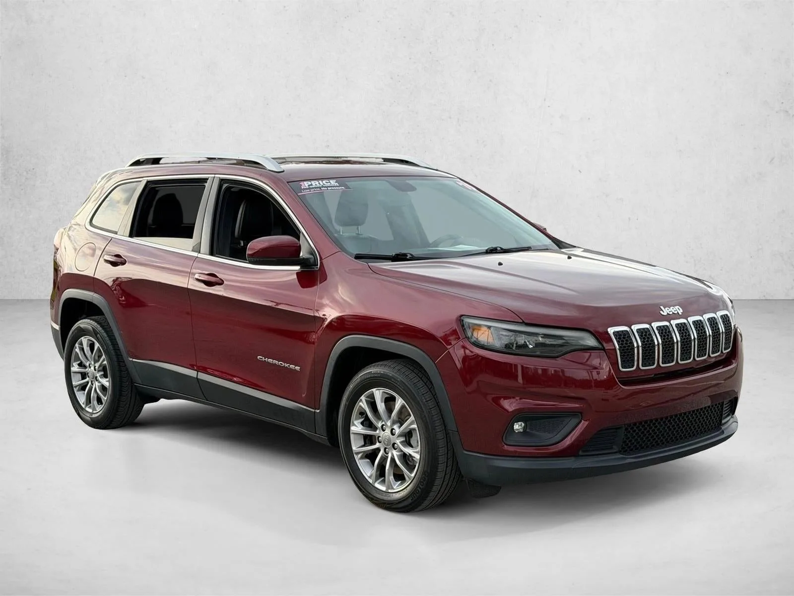 2019 Jeep Cherokee Latitude Plus FWD photo 3