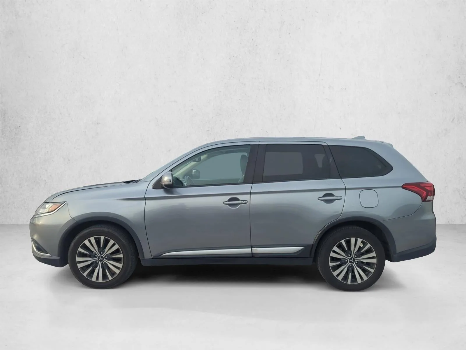 2020 Mitsubishi Outlander SE FWD photo 5