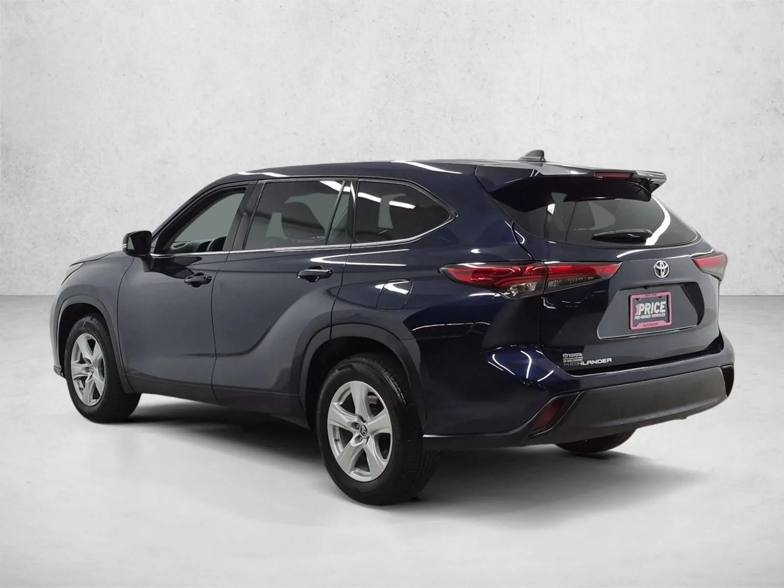 2022 Toyota Highlander L photo 8