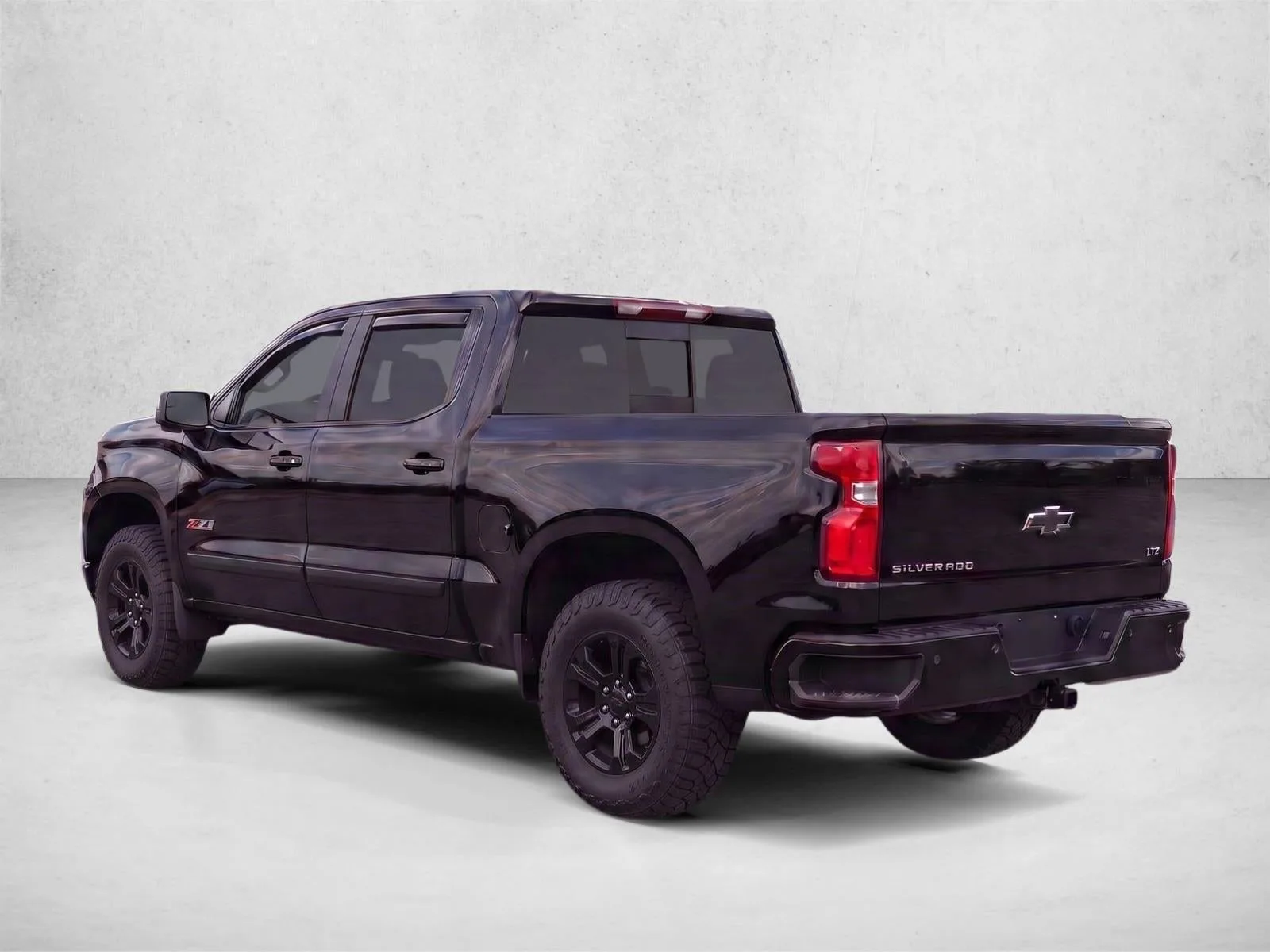 2018 Chevrolet Silverado 1500 Crew Cab Short Box 4-Wheel Drive LTZ Z71 photo 5
