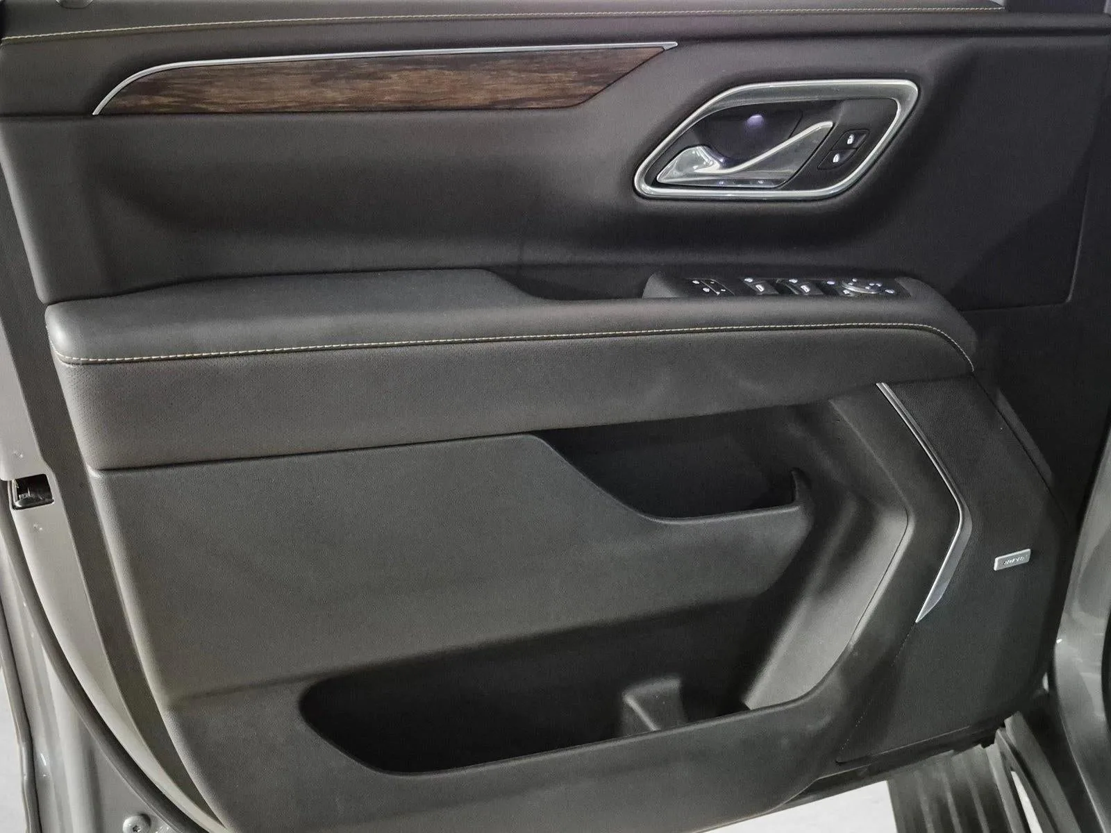 2023 Chevrolet Suburban Premier photo 11