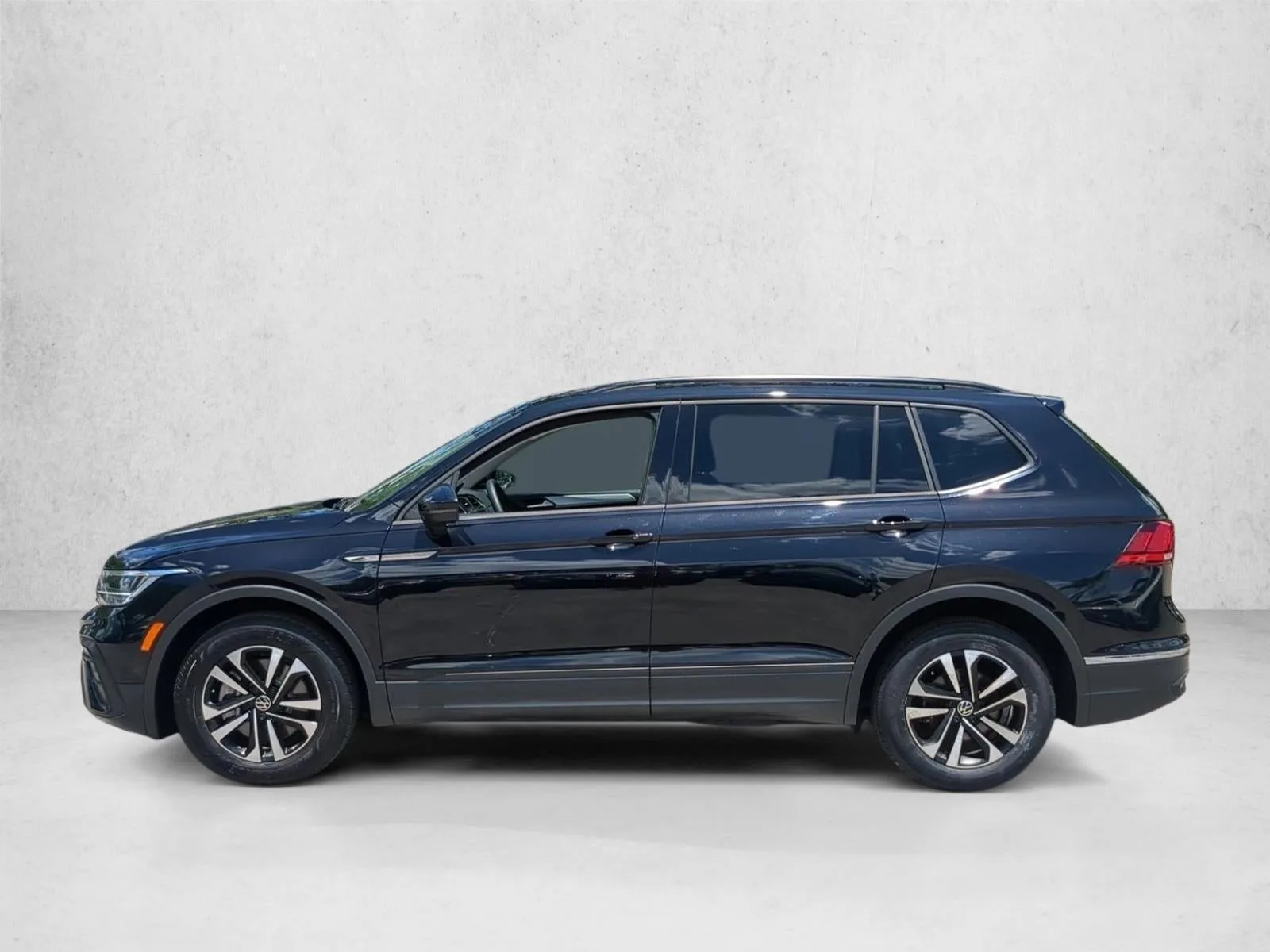 2024 Volkswagen Tiguan 2.0T S photo 9