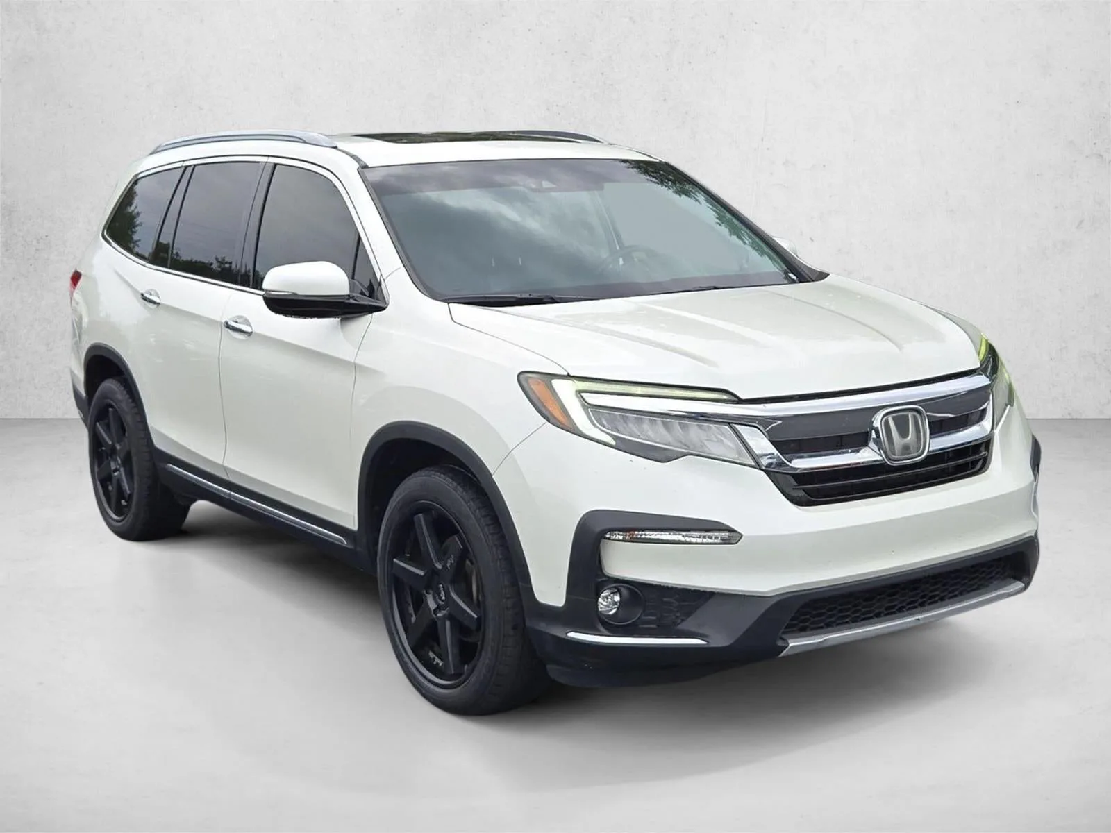 2019 Honda Pilot Elite AWD photo 3