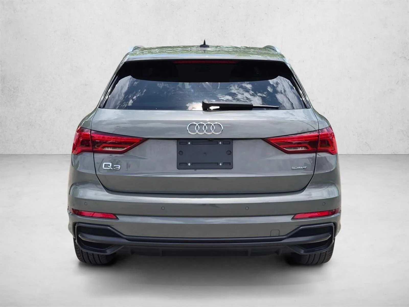2022 Audi Q3 S line Premium Plus 45 TFSI quattro photo 6
