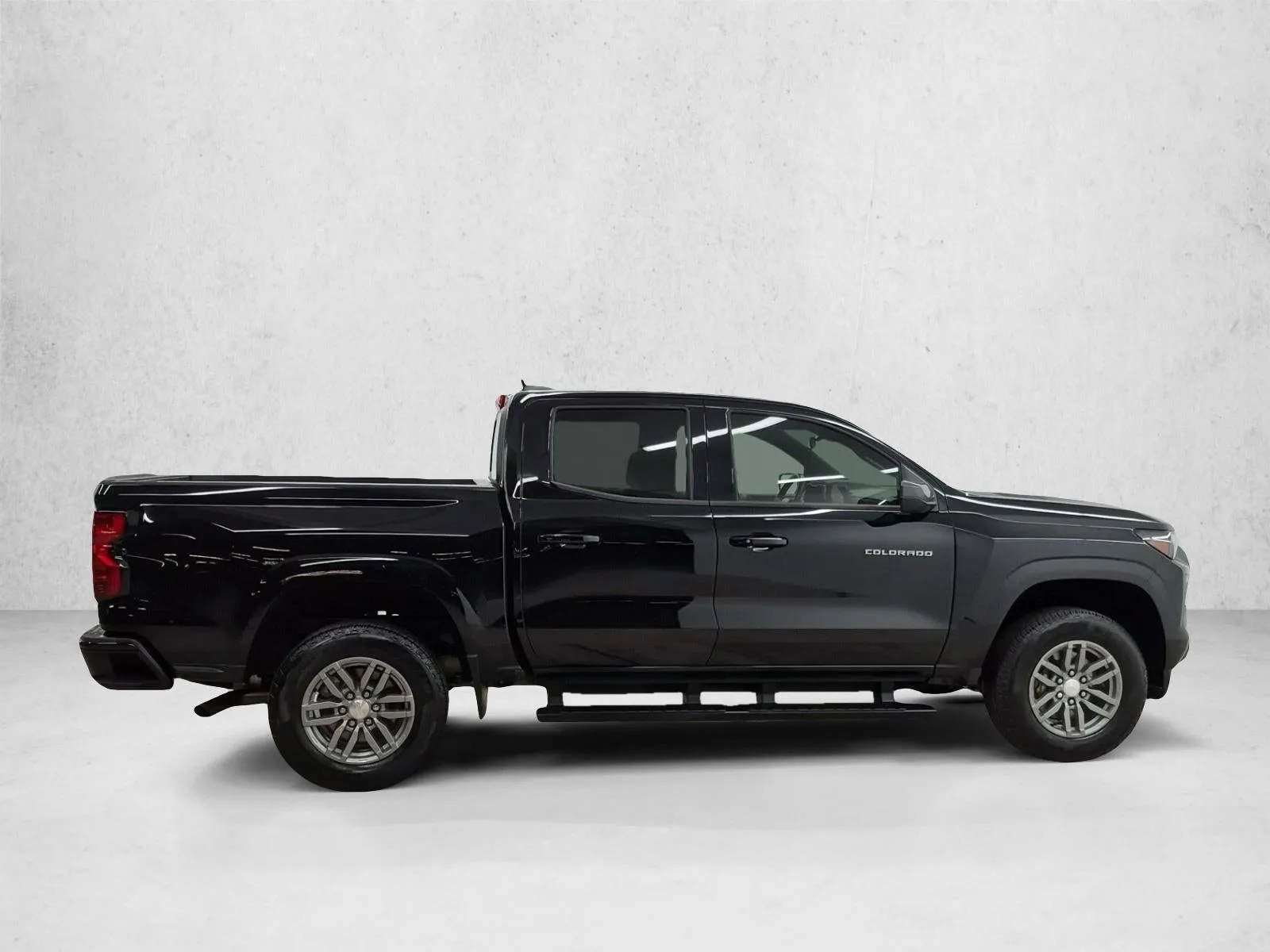 2024 Chevrolet Colorado LT photo 4