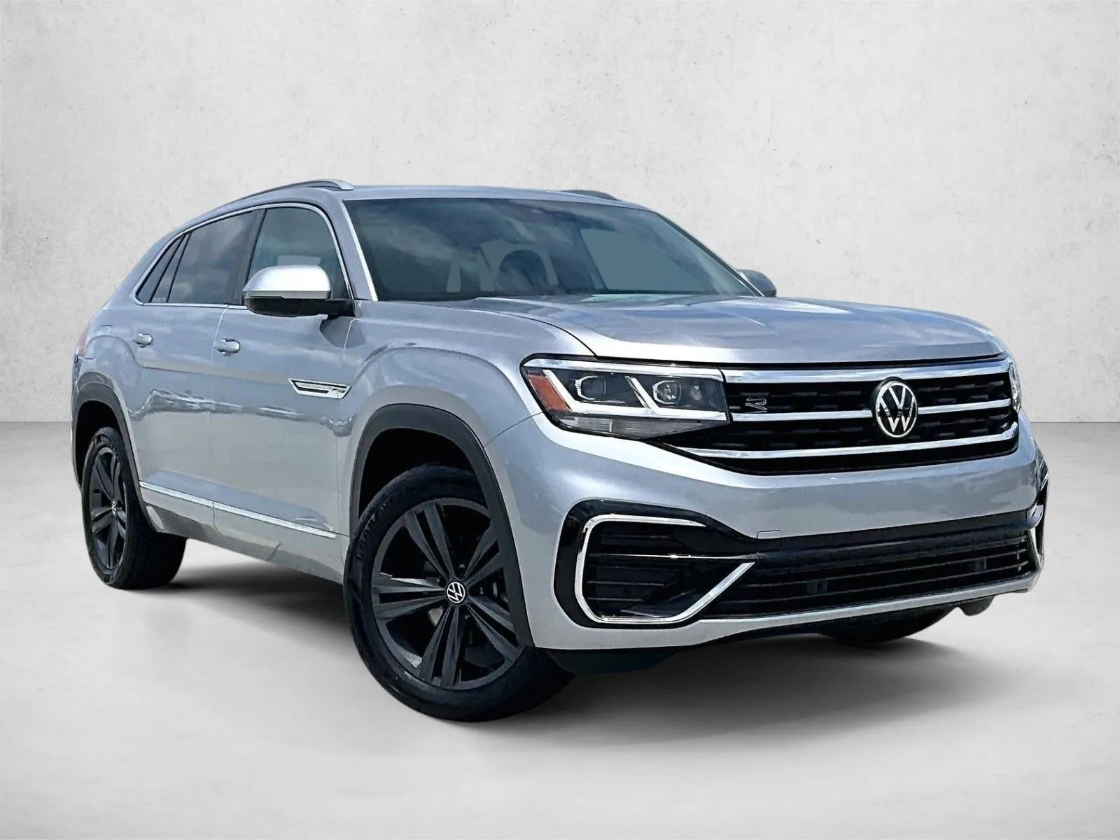 2022 Volkswagen Atlas Cross Sport 3.6L V6 SEL R-Line 4MOTION photo 12